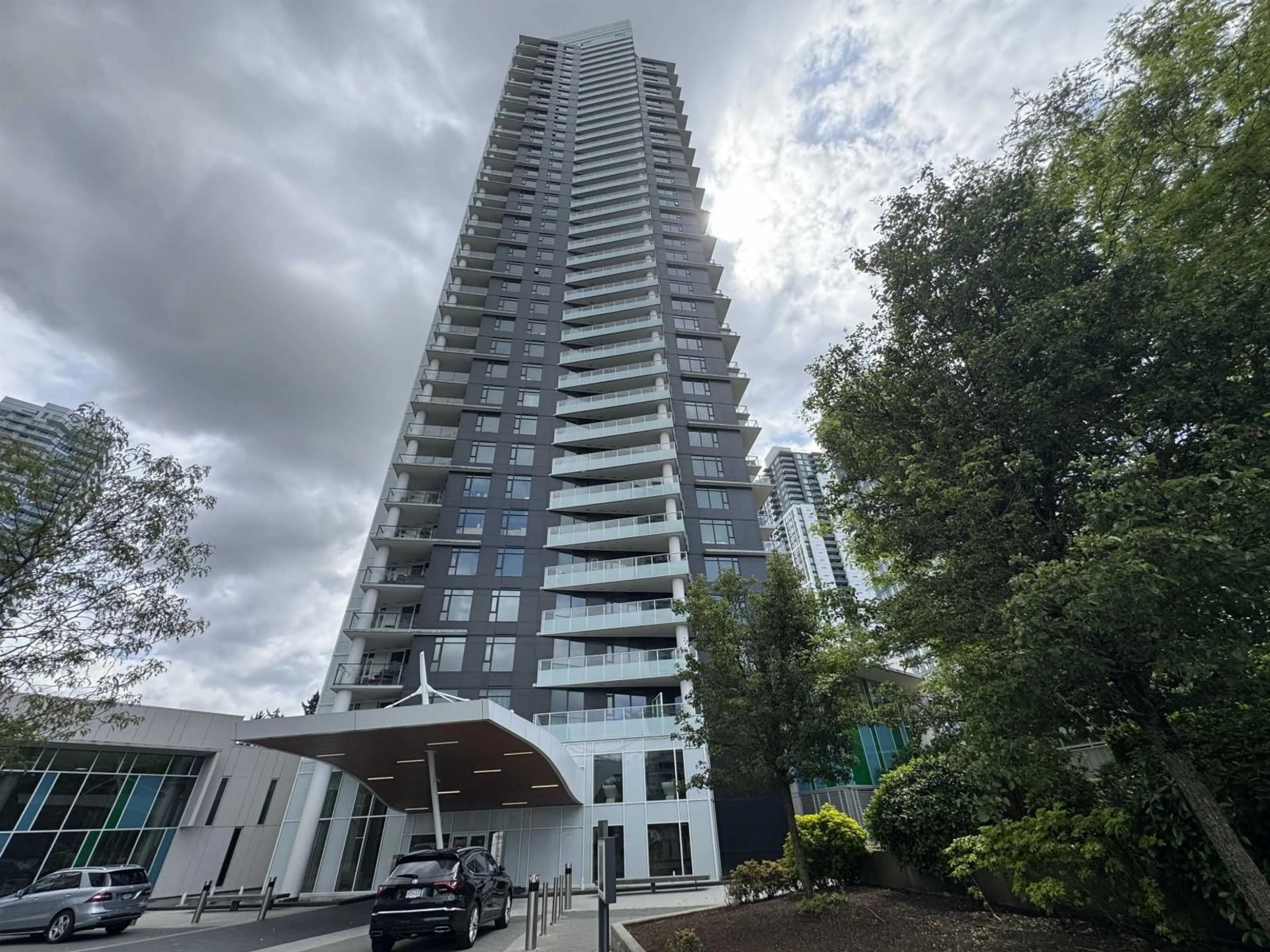 A pic from outside/outdoor area/front of a property/back of a property/a pic from drone, unknown for 2604 - 9887 WHALLEY BOULEVARD, Surrey British Columbia V3T0P4
