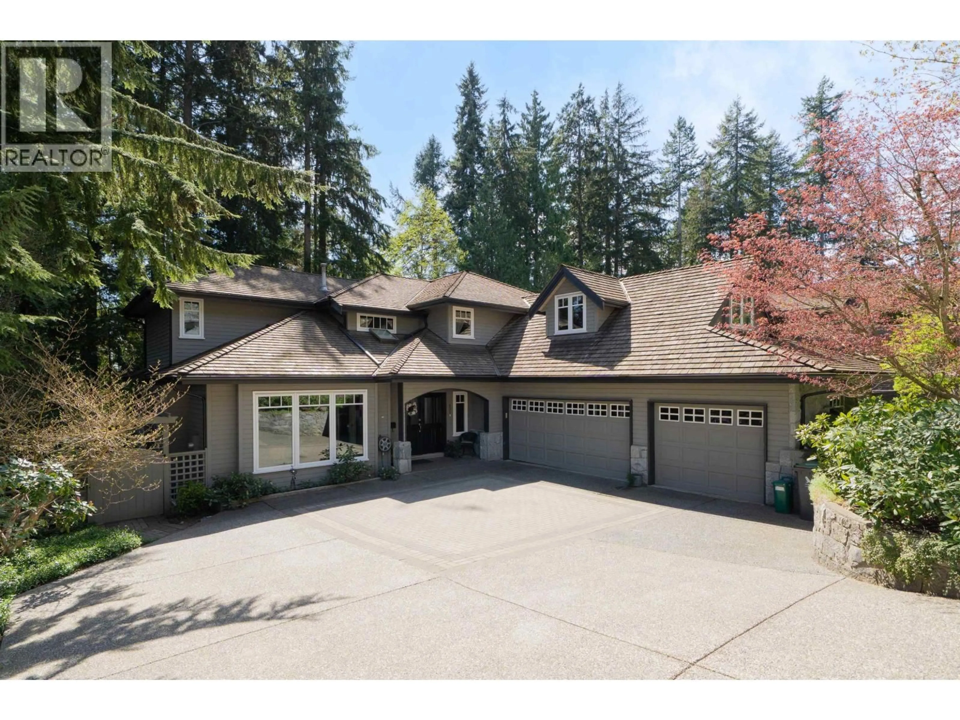 Unknown for 801 REGAL CRESCENT, North Vancouver British Columbia V7K2X9