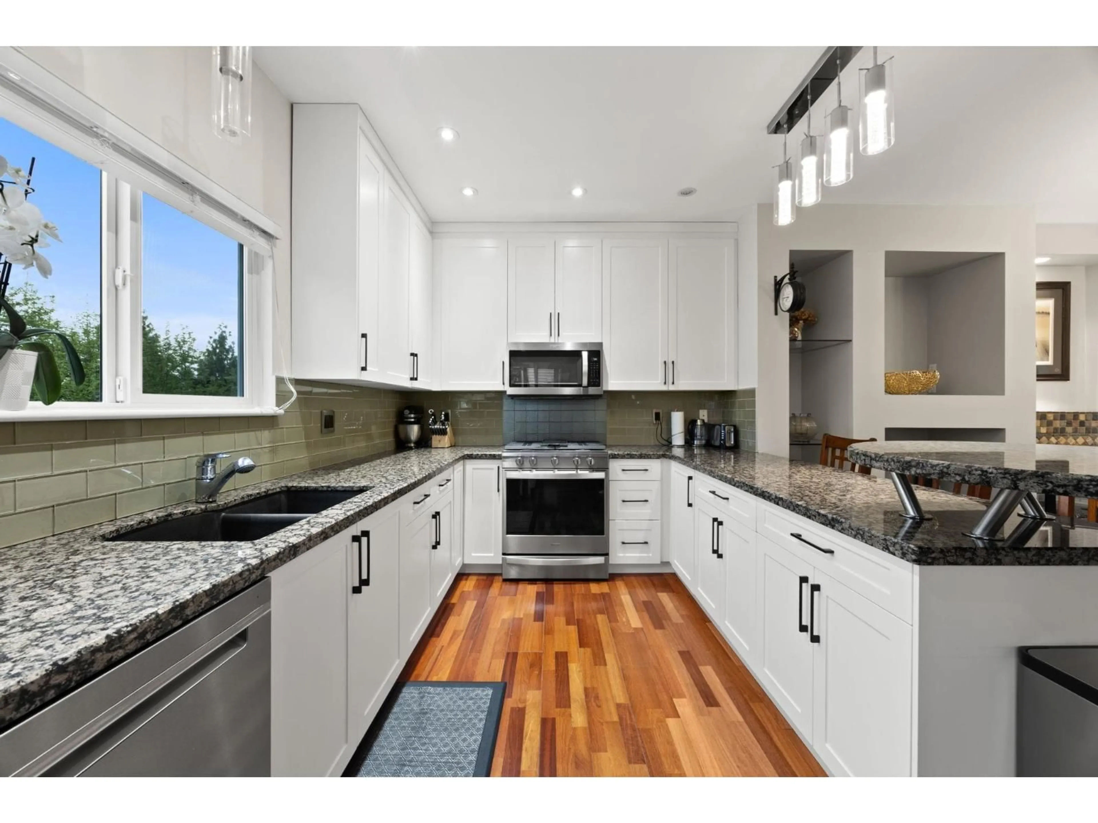 Open concept kitchen, unknown for 20496 67 AVENUE, Langley British Columbia V2Y2X9