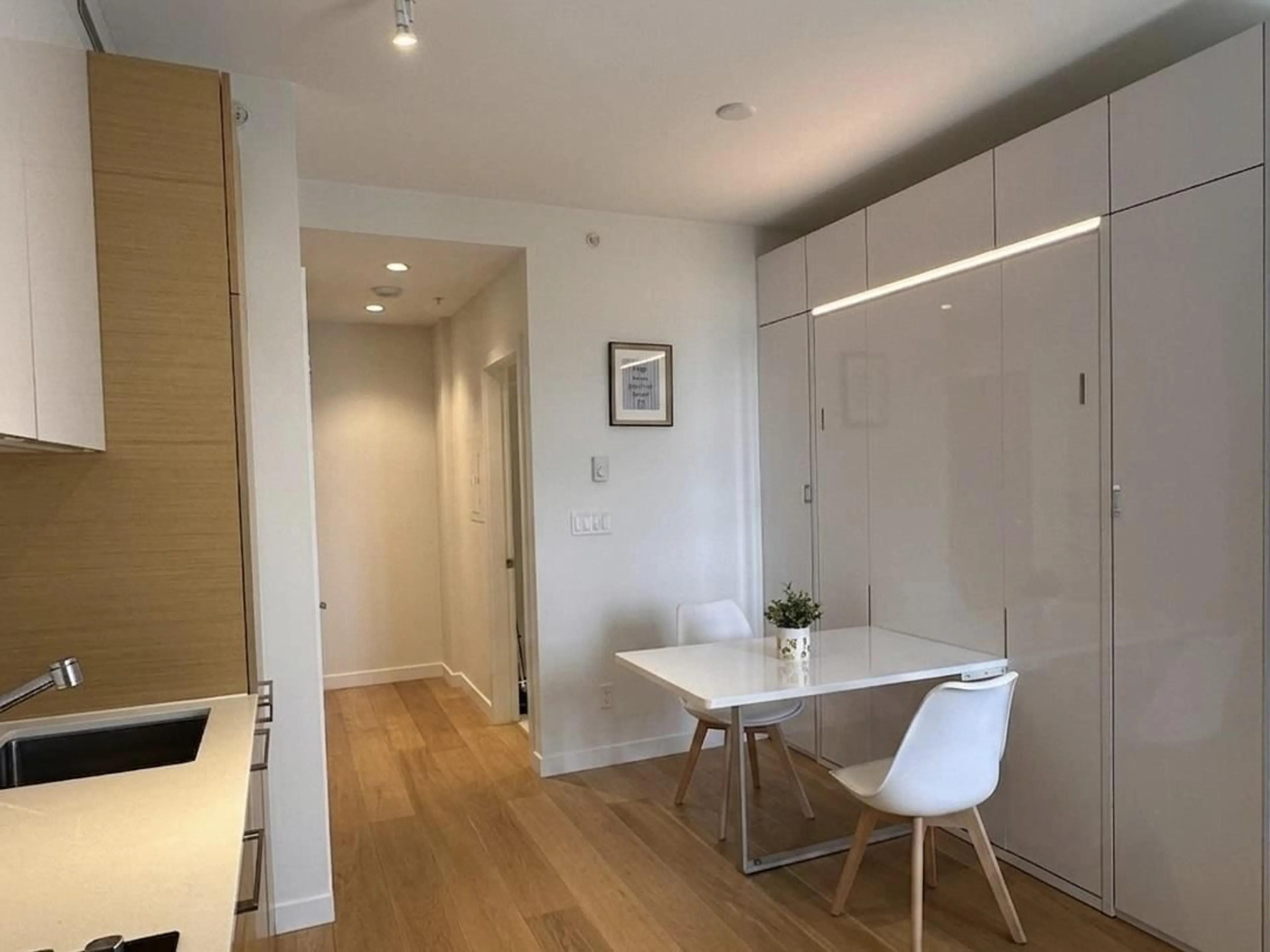 A pic of a room for 3101 - 13438 CENTRAL AVENUE, Surrey British Columbia V3T0N2