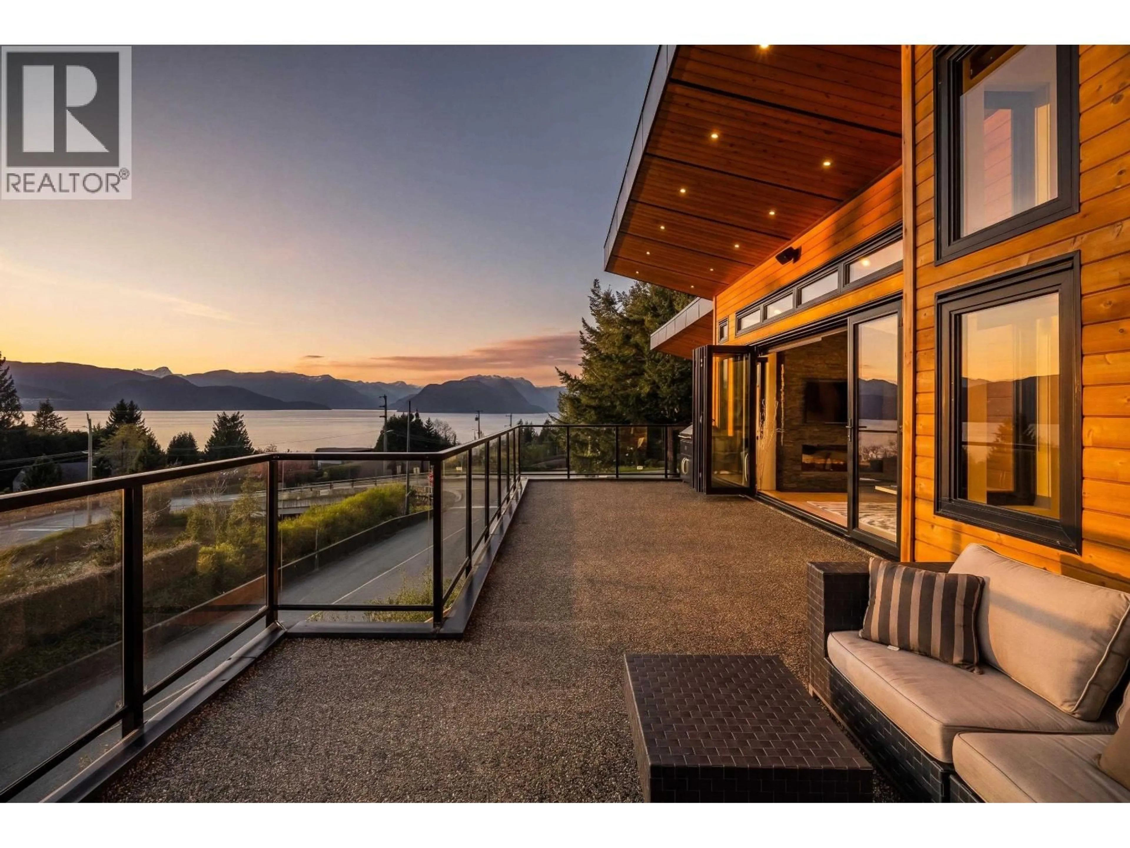 Patio, water/lake/river/ocean view for 35 KELVIN GROVE WAY, West Vancouver British Columbia V0N2E0