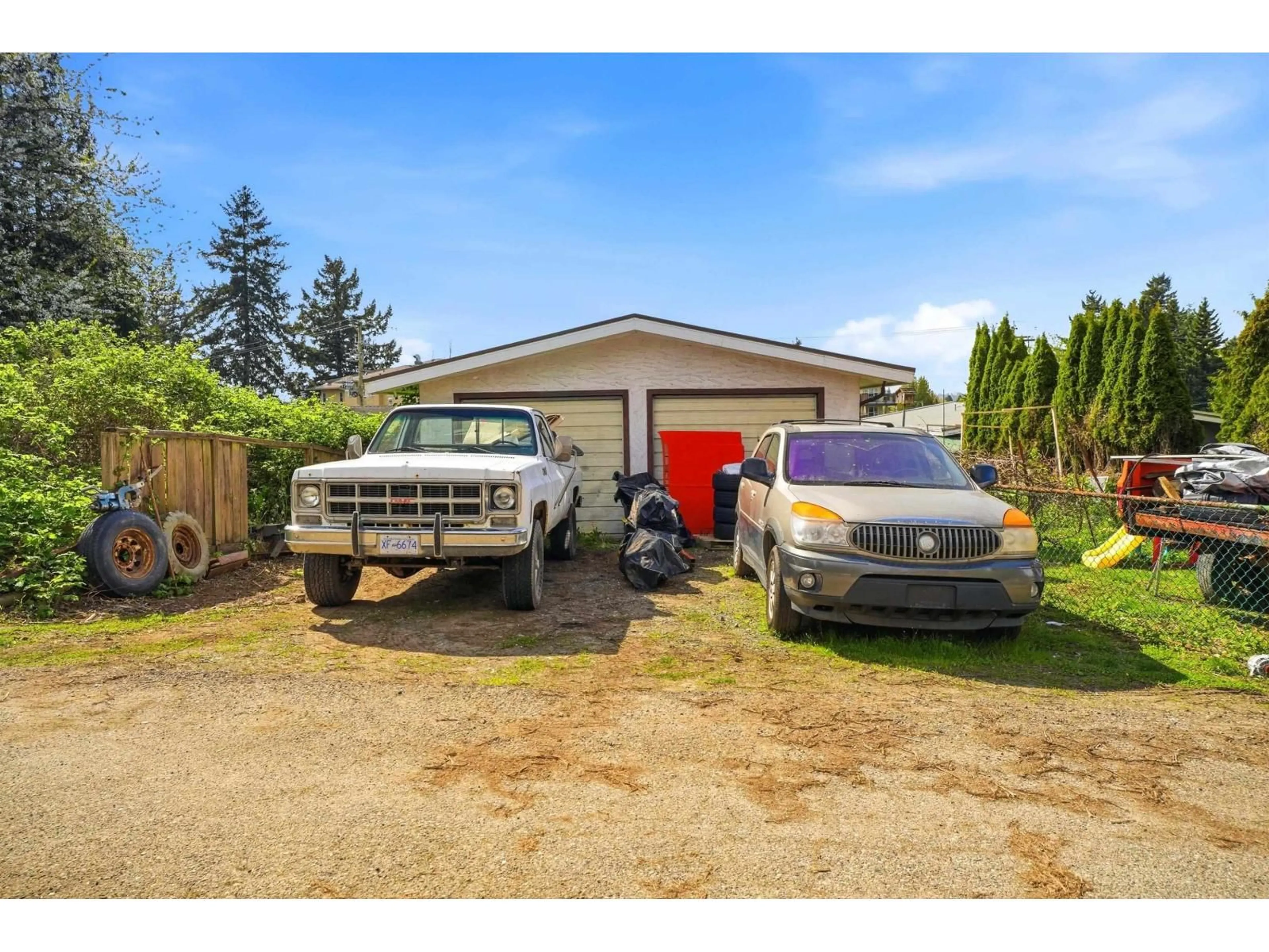 Indoor garage for 2574 CAMPBELL AVENUE, Abbotsford British Columbia V2S4A4