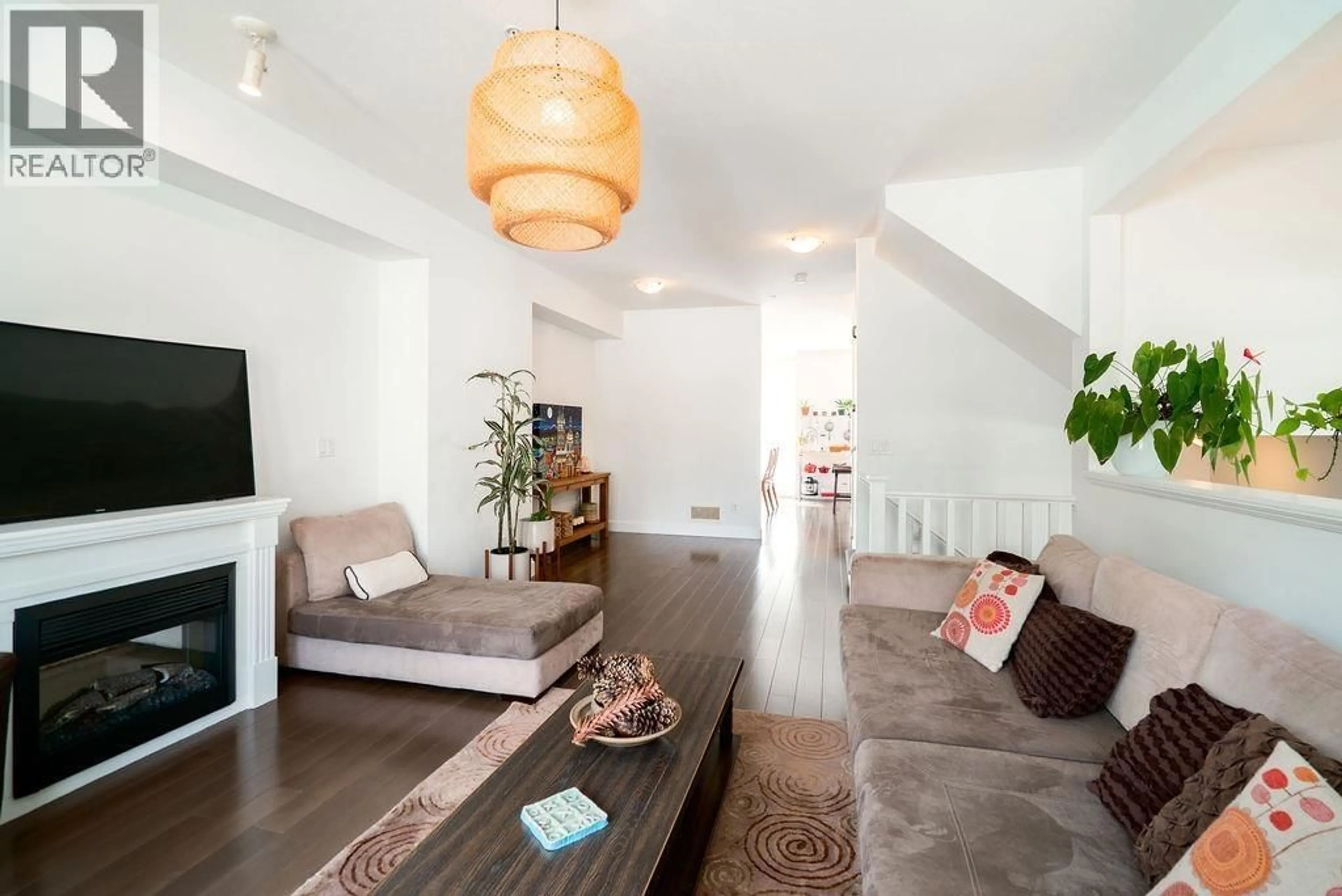 Living room with furniture, unknown for 1 - 4388 MONCTON STREET, Richmond British Columbia V7E6R9