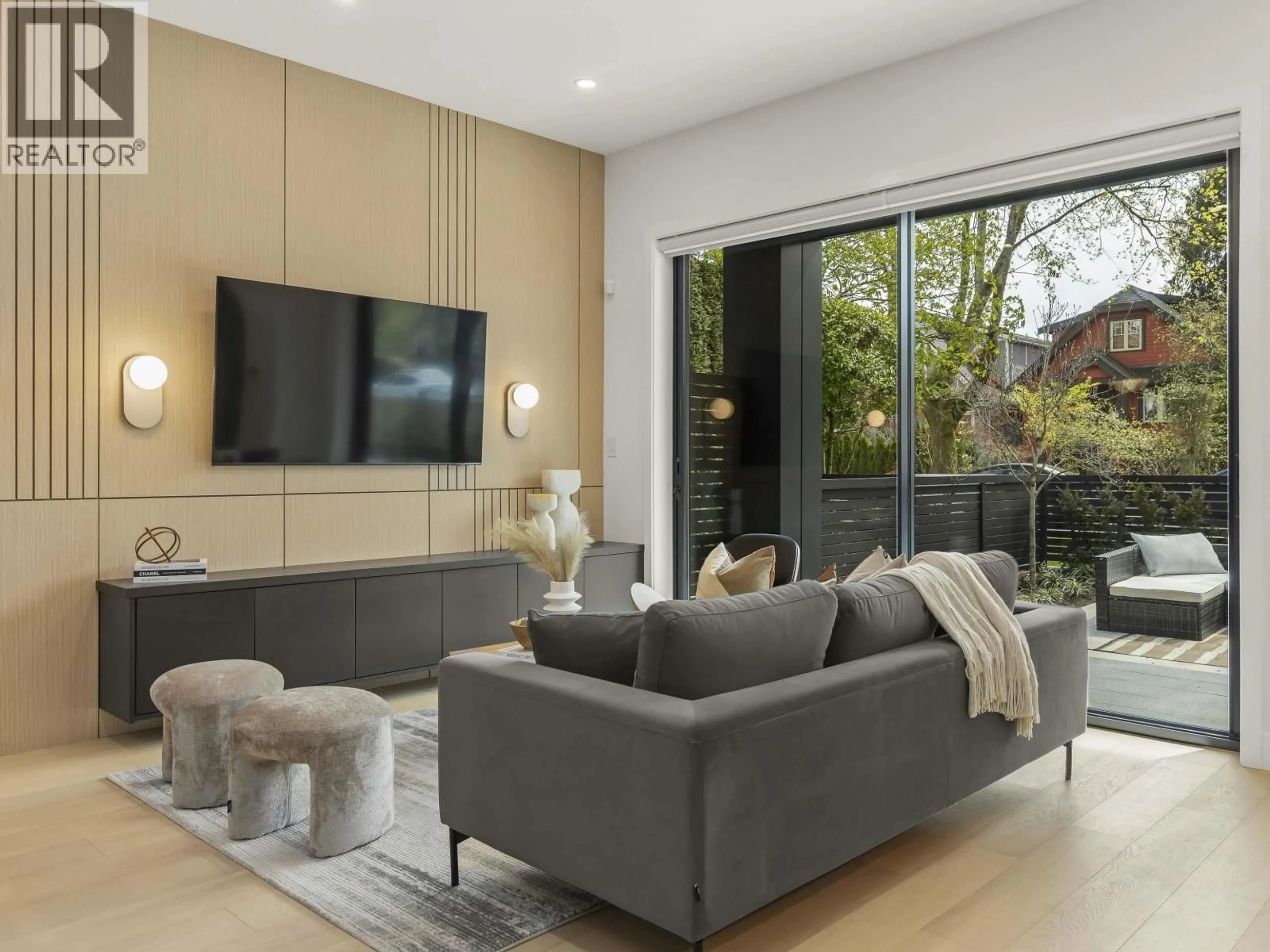 Living room with furniture, unknown for 1 - 3255 13TH AVENUE, Vancouver British Columbia V6K2V6