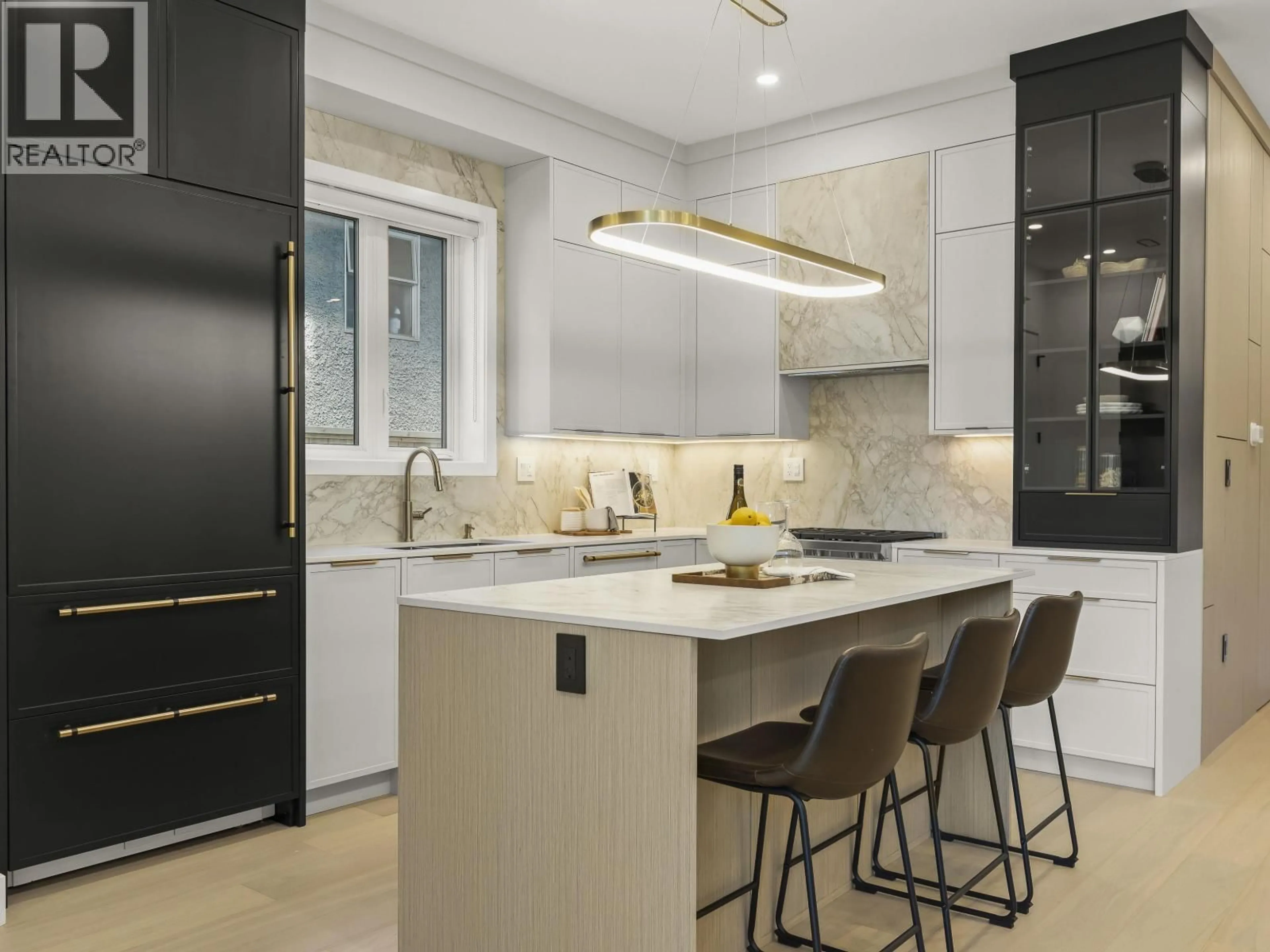 Contemporary kitchen, ceramic/tile floor for 1 - 3255 13TH AVENUE, Vancouver British Columbia V6K2V6