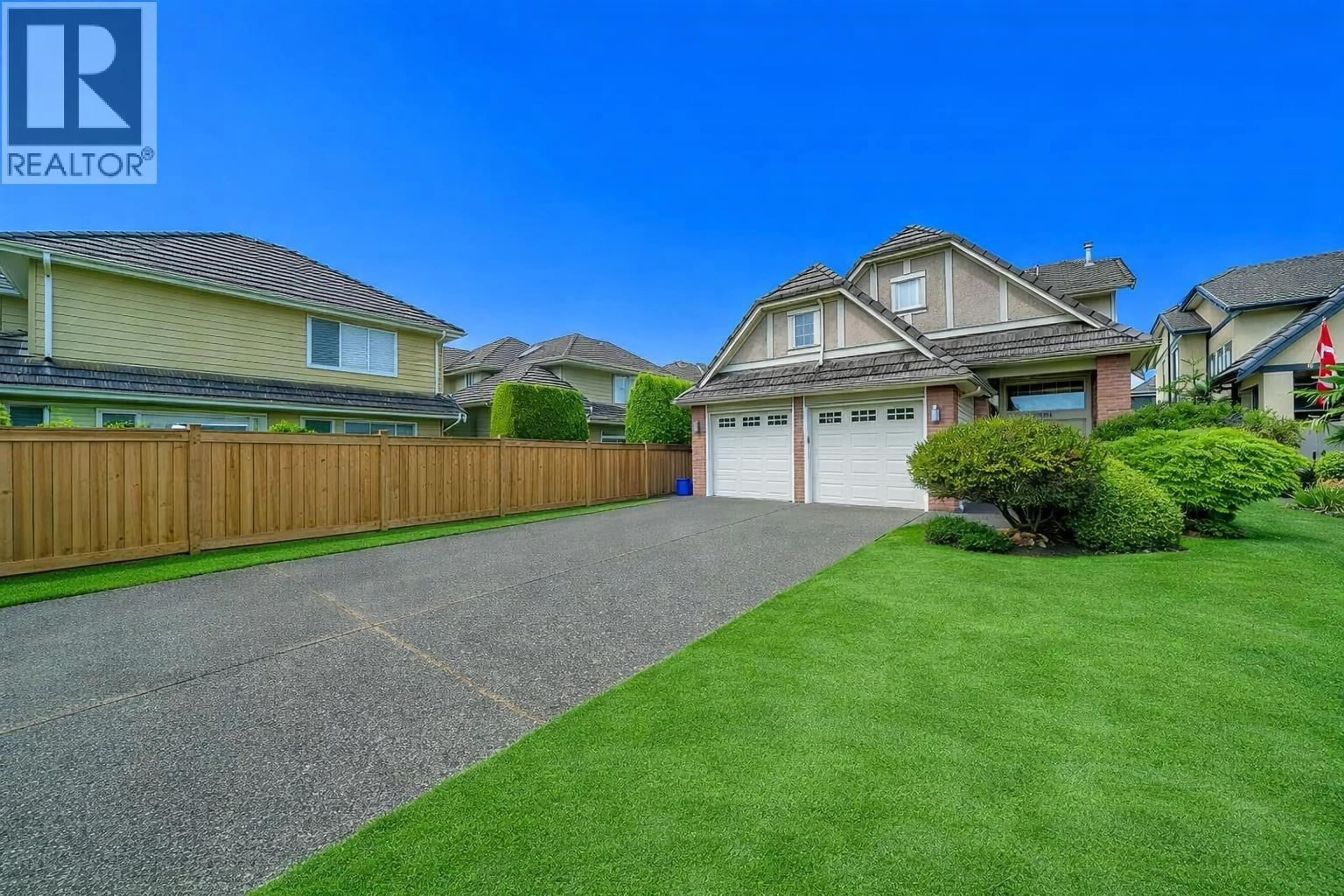 A pic from outside/outdoor area/front of a property/back of a property/a pic from drone, street for 6291 SEMLIN COURT, Richmond British Columbia V7C5S3