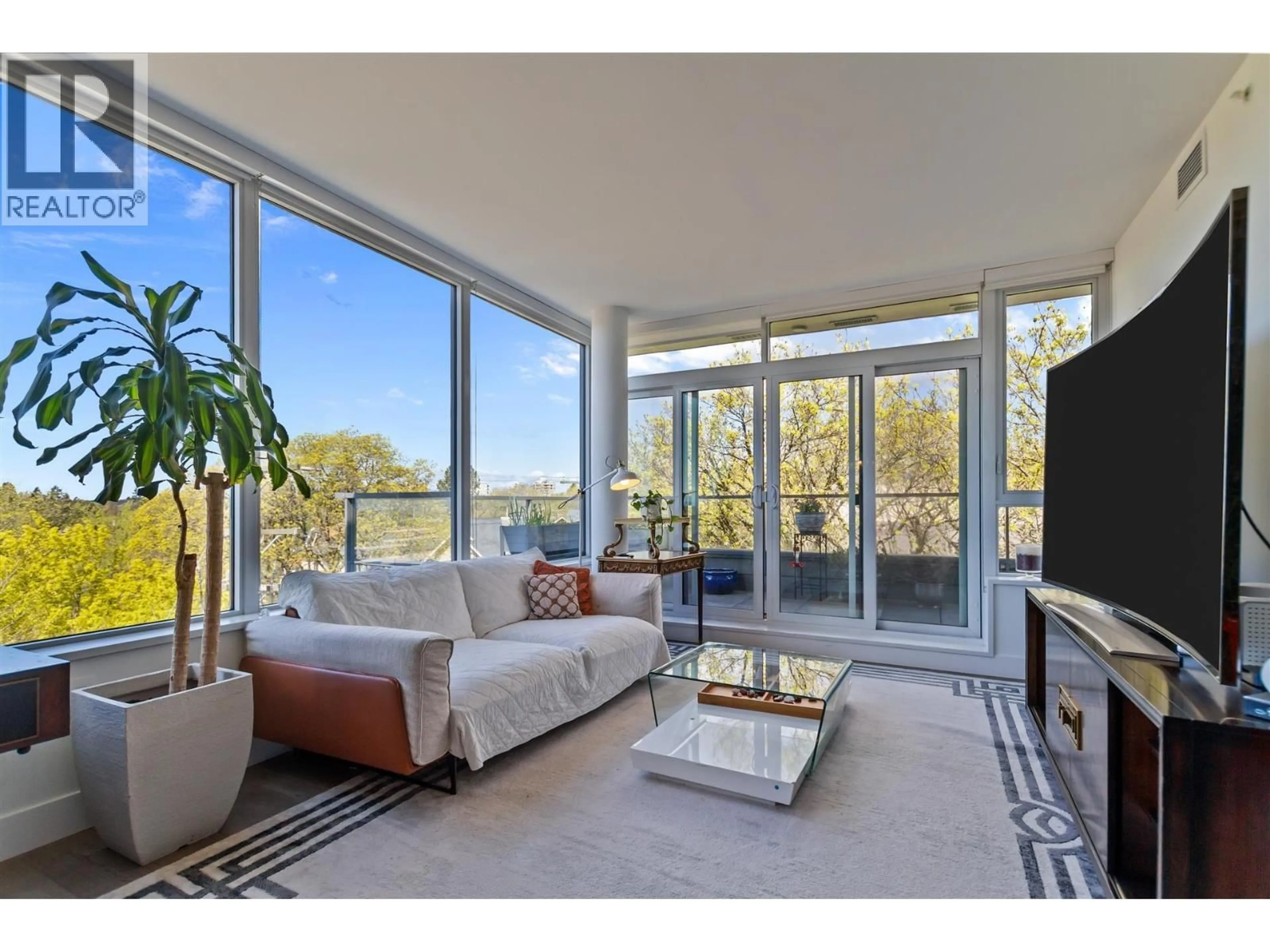 Living room with furniture, unknown for 402 - 6333 WEST BOULEVARD, Vancouver British Columbia V6M0C1