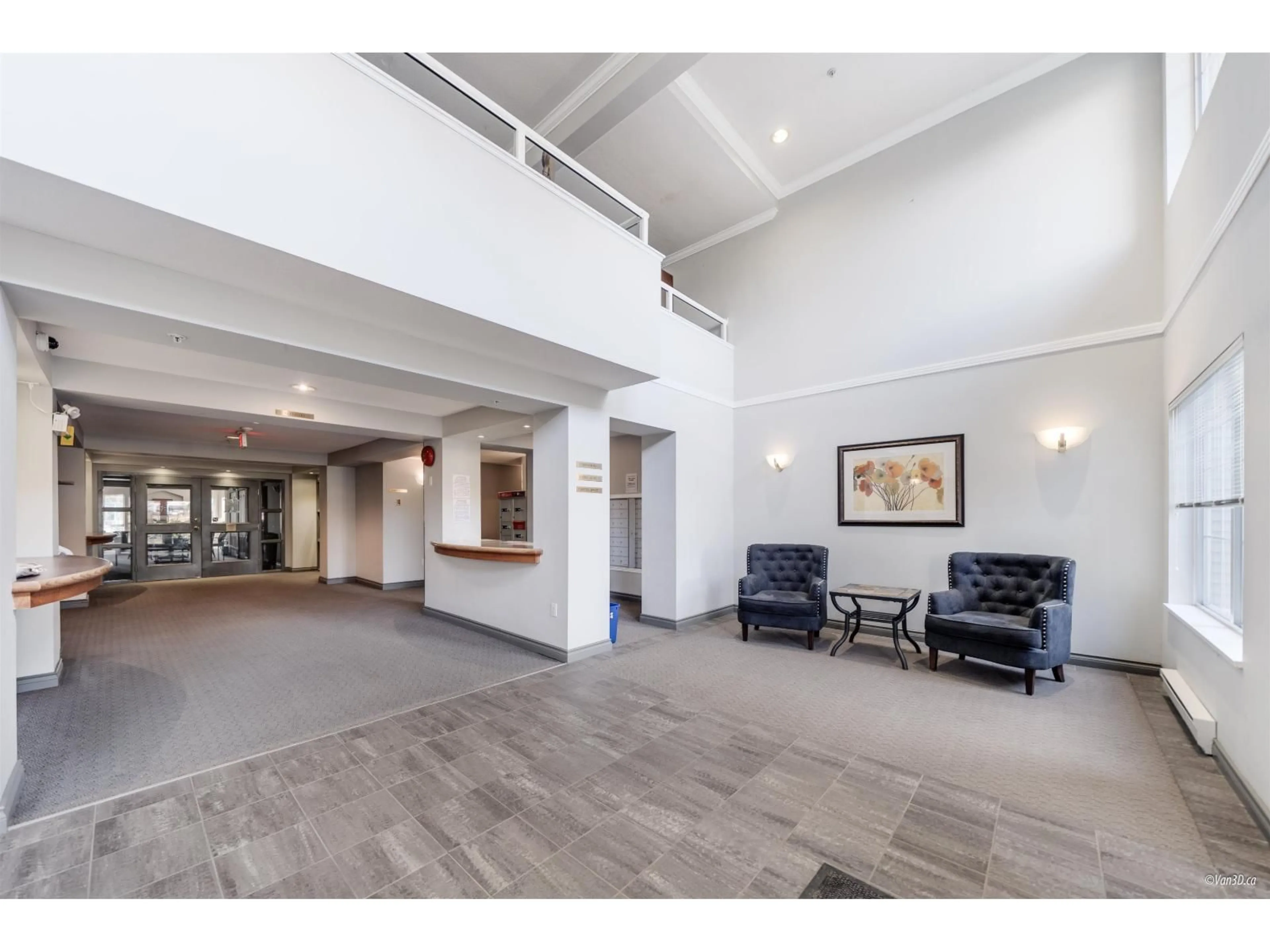 Indoor foyer for 204 - 19528 FRASER HIGHWAY, Surrey British Columbia V3S8P4