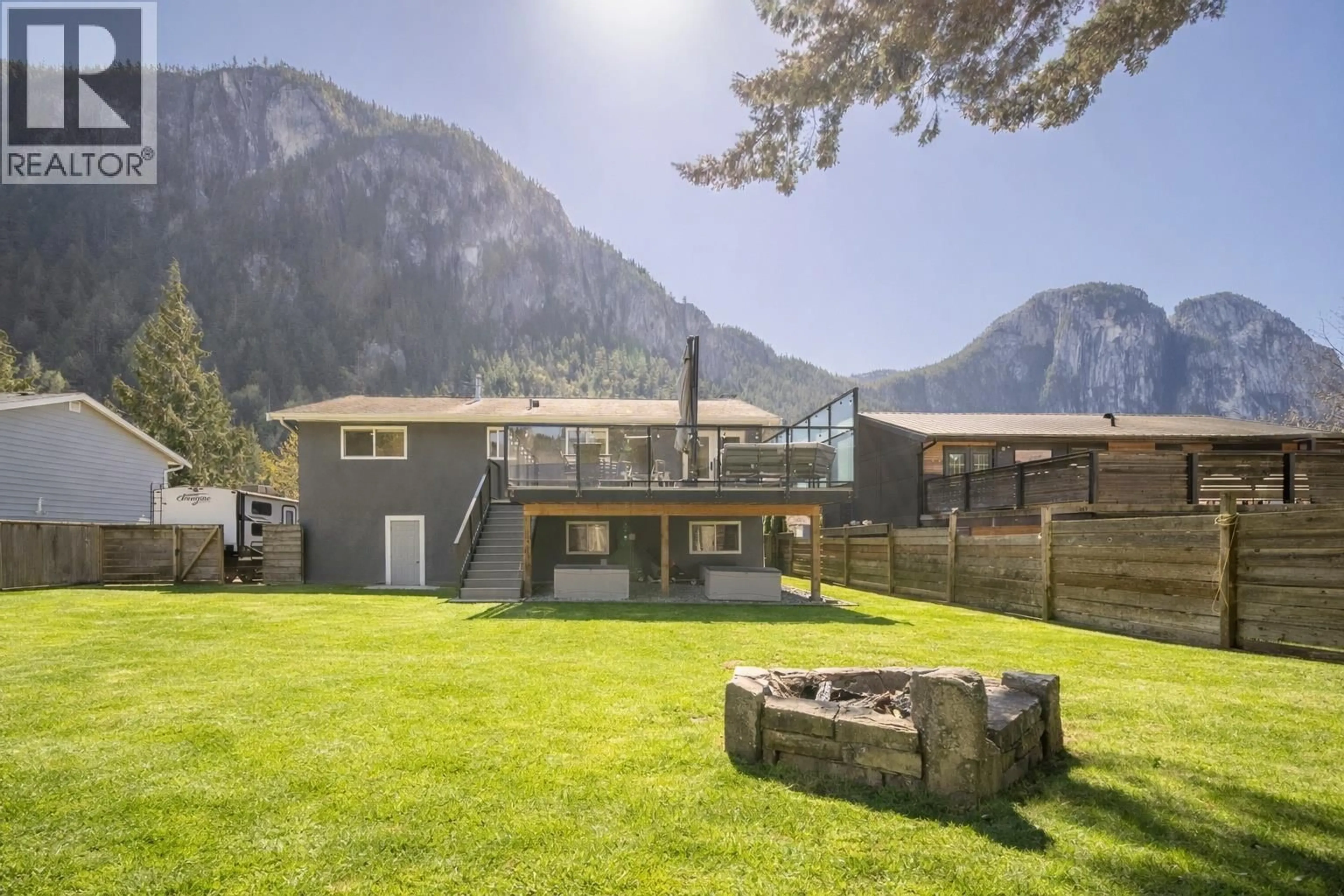 A pic from outside/outdoor area/front of a property/back of a property/a pic from drone, mountain view for 38325 FIR STREET, Squamish British Columbia V8B0W8