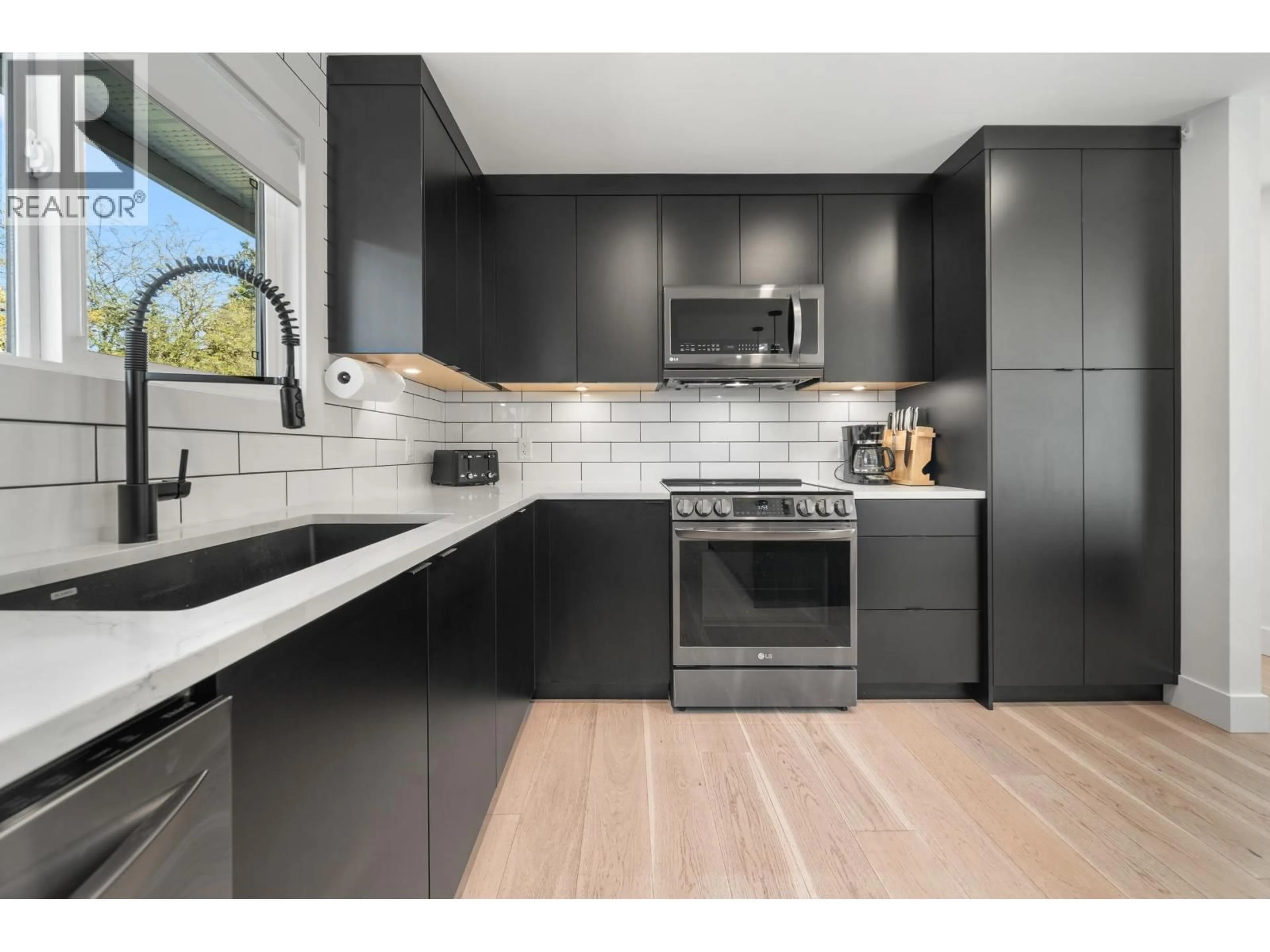 Unknown for 38325 FIR STREET, Squamish British Columbia V8B0W8