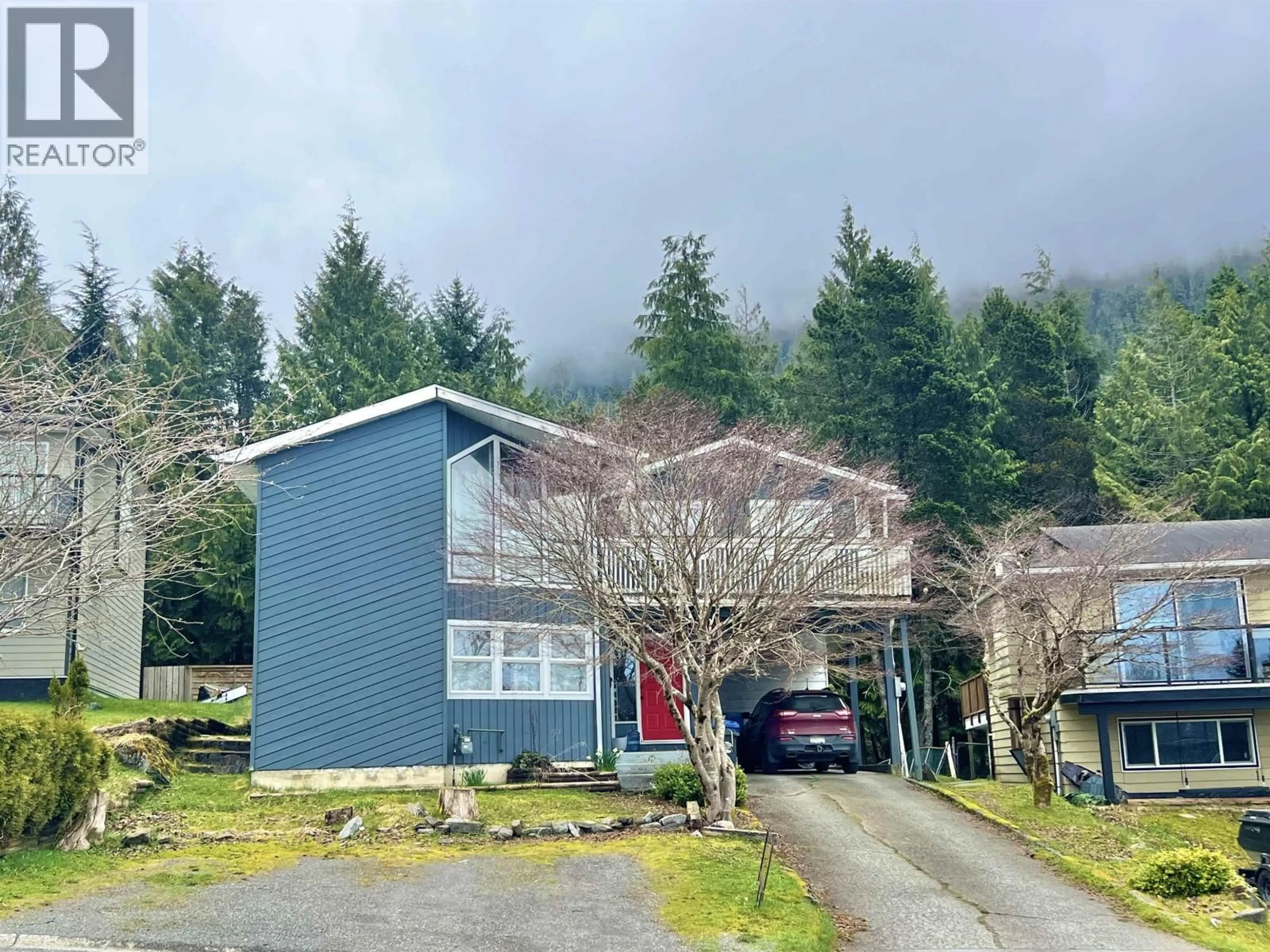 A pic from outside/outdoor area/front of a property/back of a property/a pic from drone, mountain view for 576 PILLSBURY AVENUE, Prince Rupert British Columbia V8J3Z6