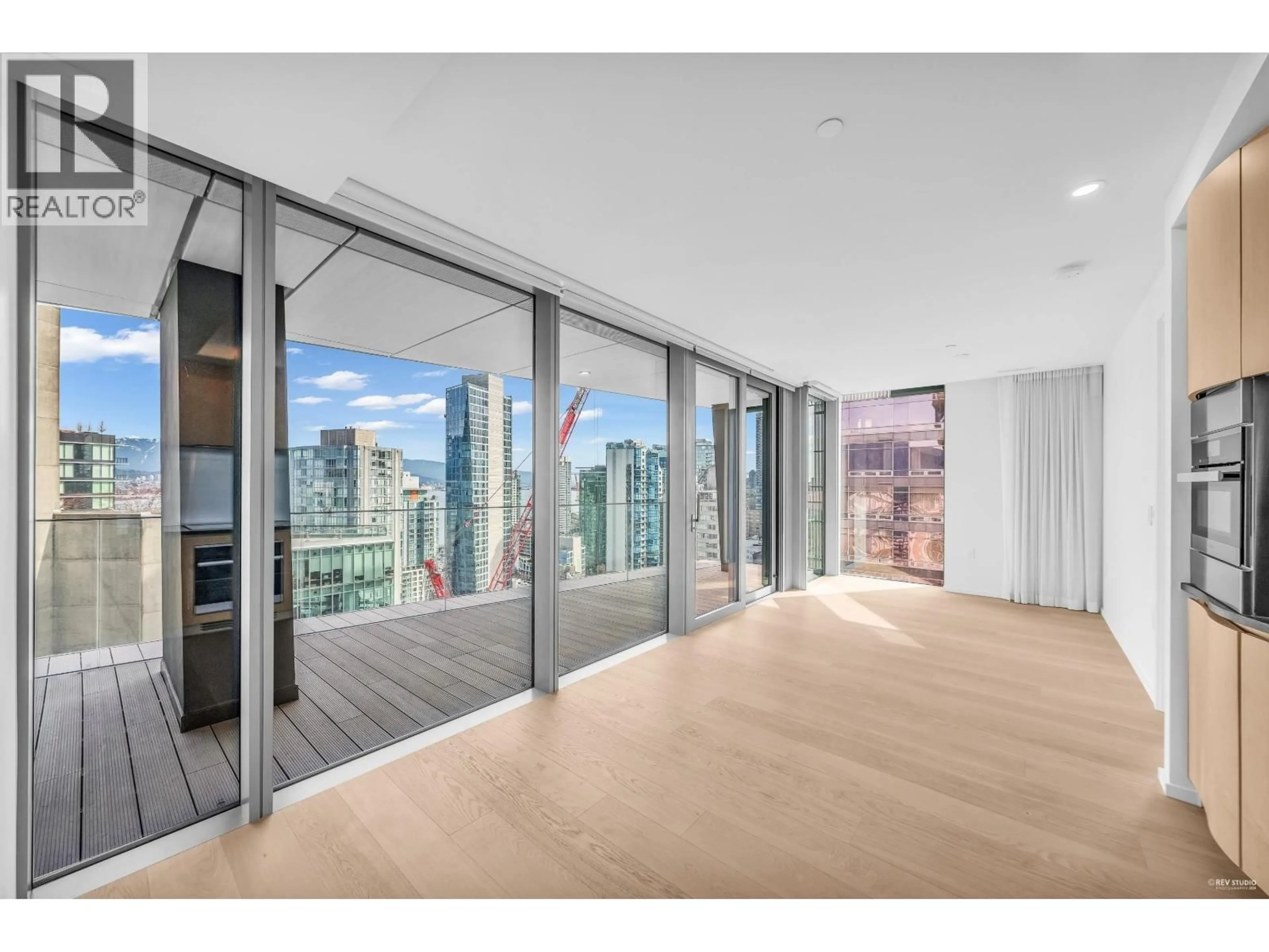 Indoor foyer for 2203 - 1568 ALBERNI STREET, Vancouver British Columbia V6G0E3
