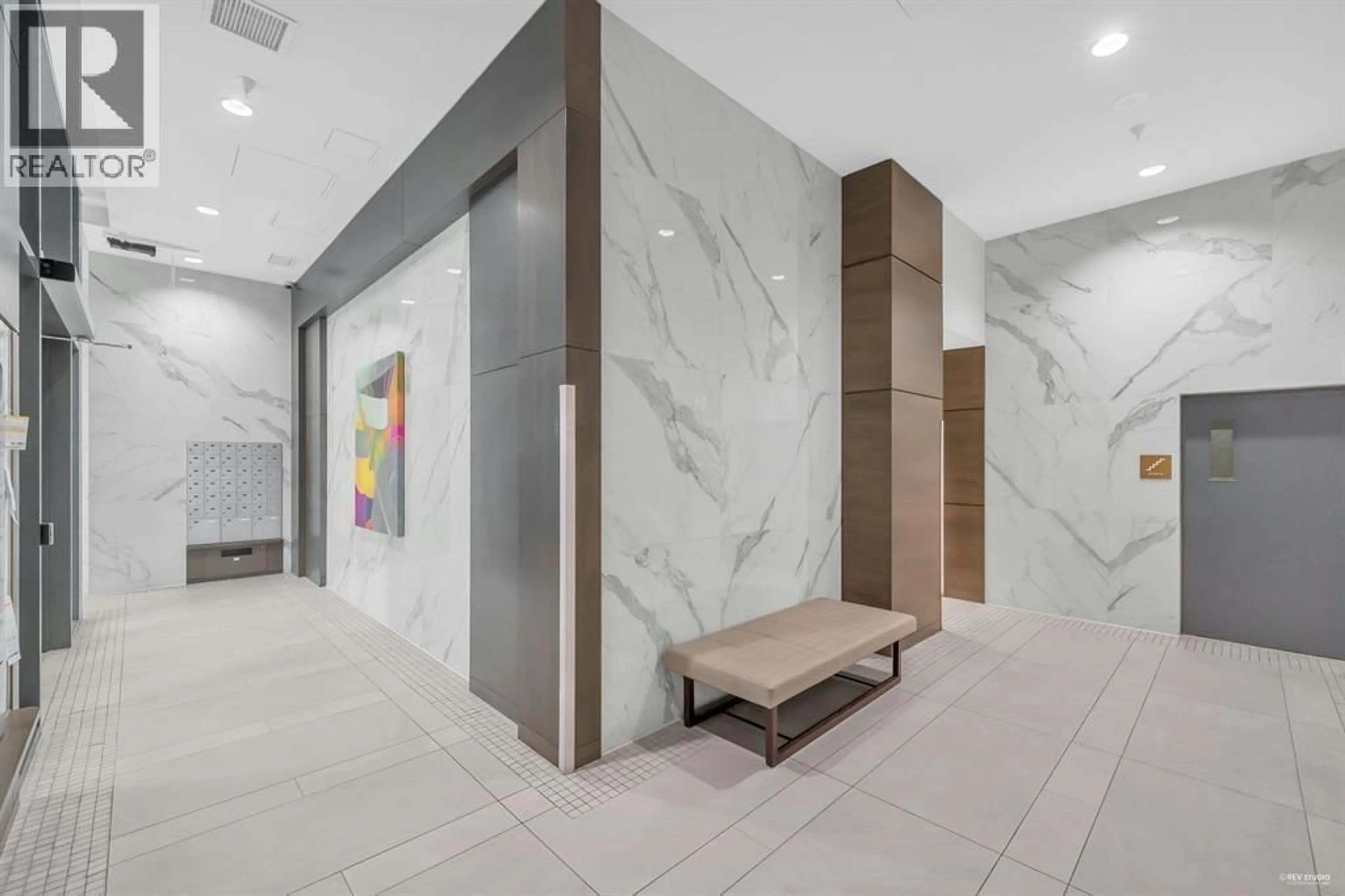 Indoor foyer for 757 - 6320 NO. 3 ROAD, Richmond British Columbia V6Y0L5