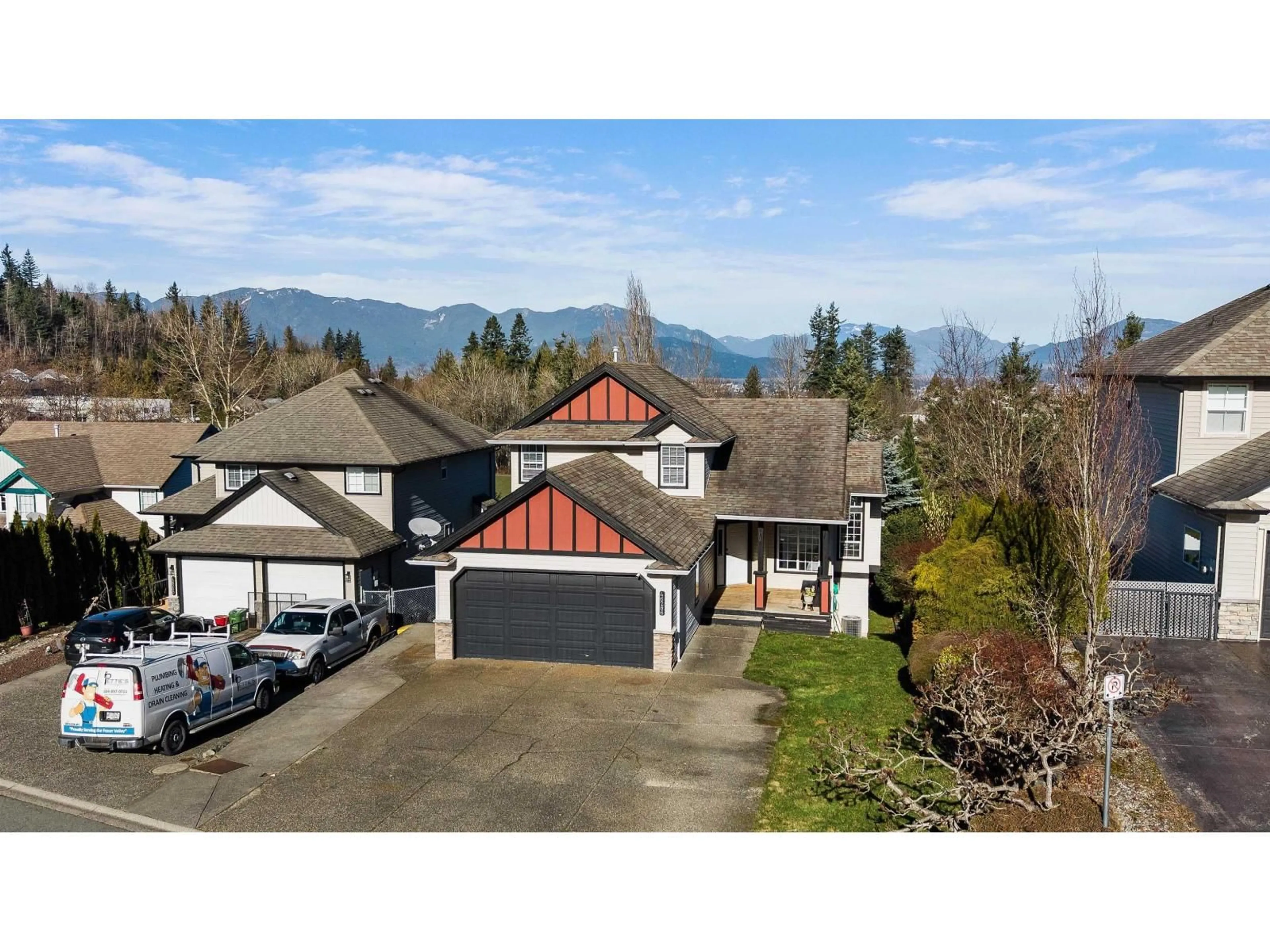 A pic from outside/outdoor area/front of a property/back of a property/a pic from drone, mountain view for 46286 VALLEYVIEW ROAD, Chilliwack British Columbia V2R5P7
