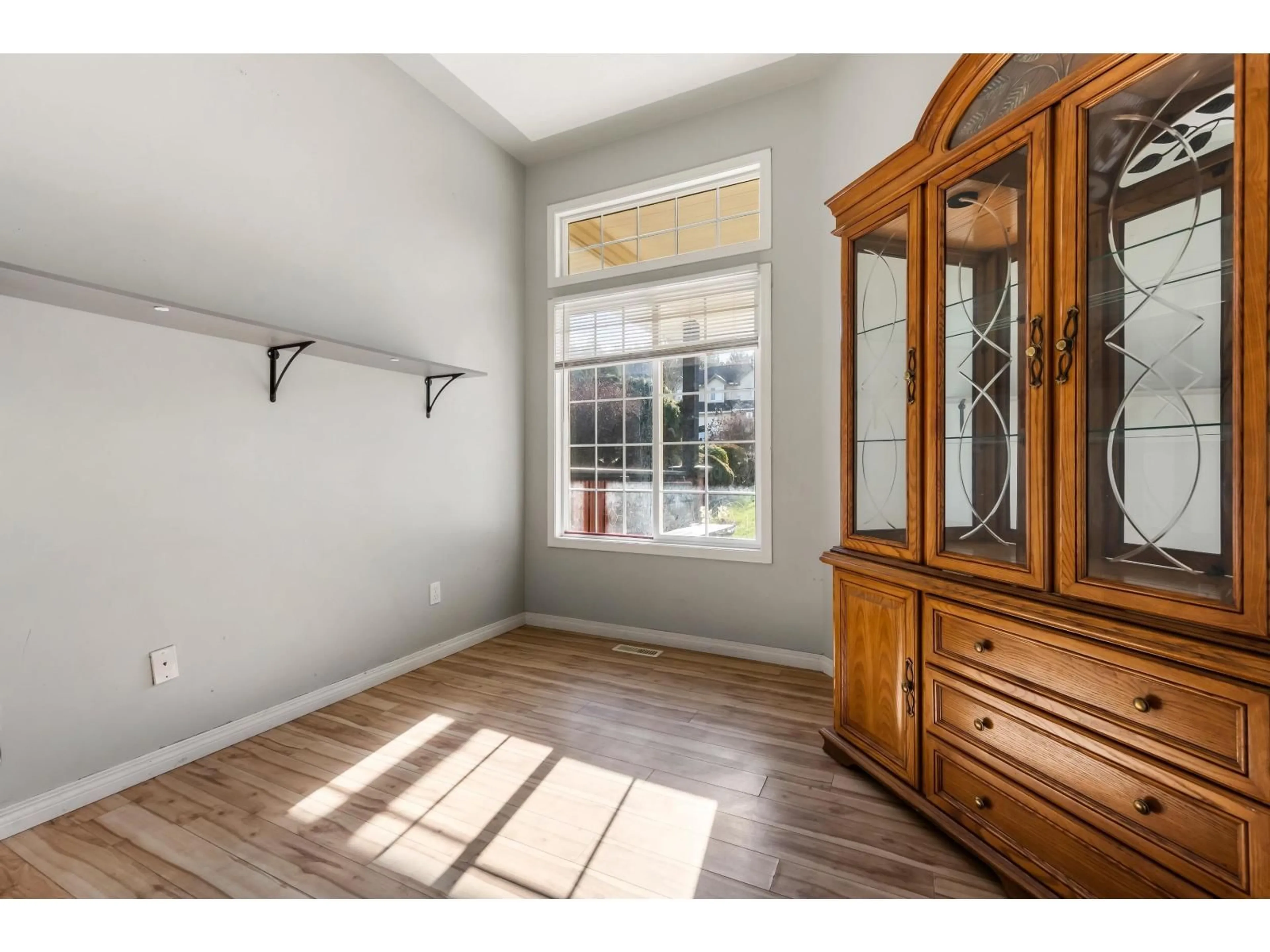 Indoor entryway for 46286 VALLEYVIEW ROAD, Chilliwack British Columbia V2R5P7