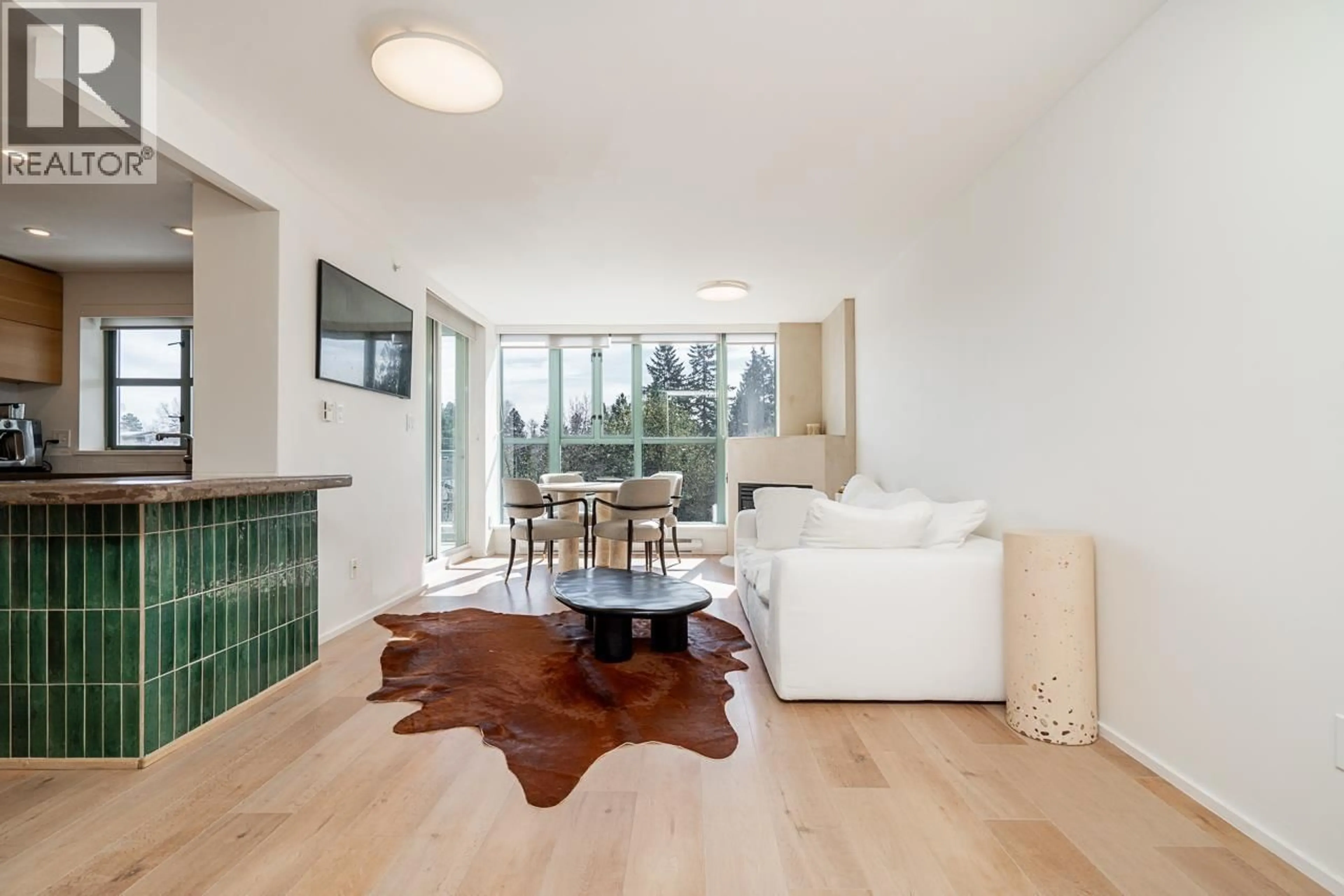 Living room with furniture, unknown for 1102 - 200 NEWPORT DRIVE, Port Moody British Columbia V3H5B7