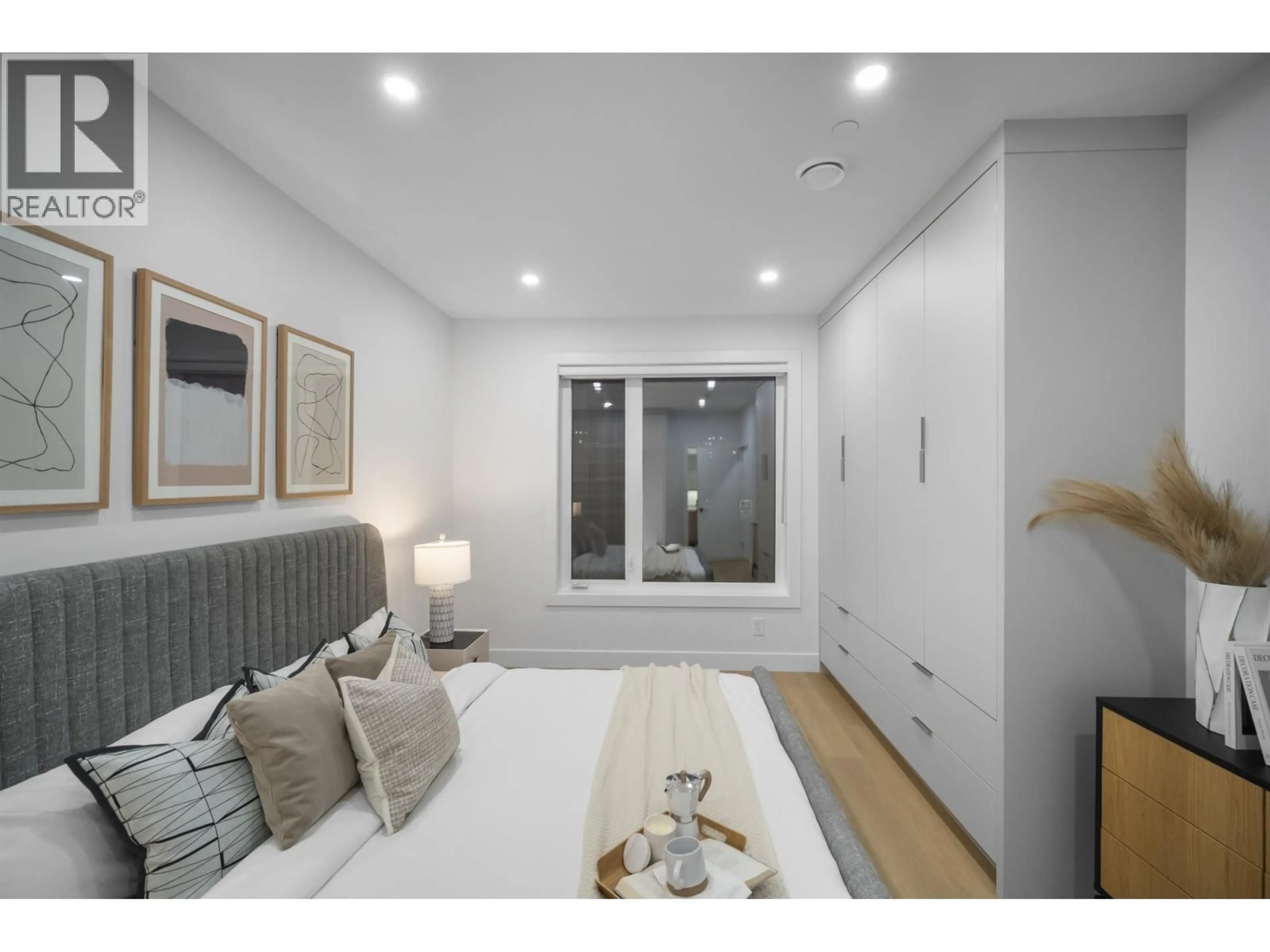 A pic of a room for 1 - 3623 TRIUMPH STREET, Vancouver British Columbia V5K1V4