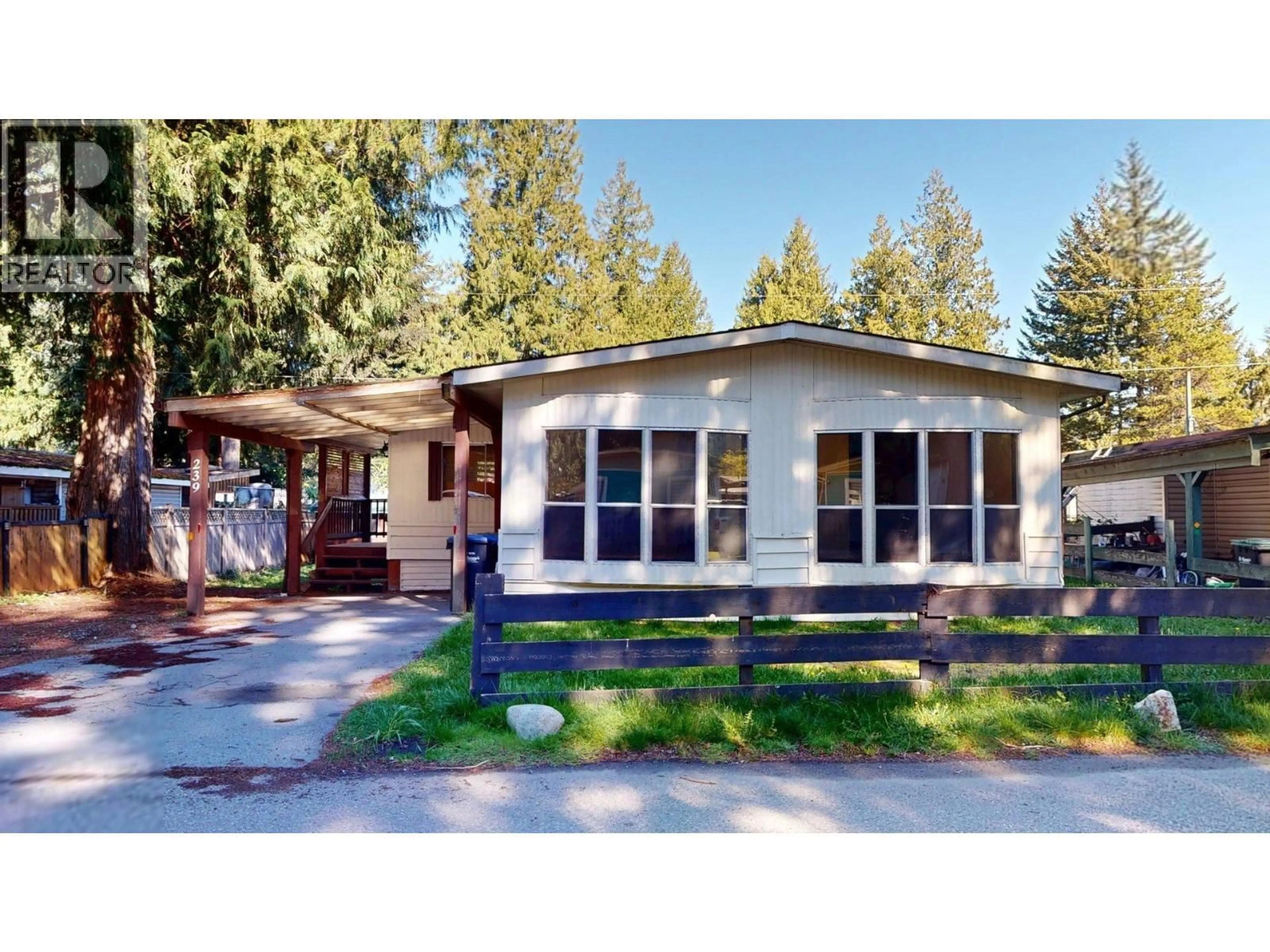 Home with vinyl exterior material, street for 239 - 1830 MAMQUAM ROAD, Squamish British Columbia V0N1T0