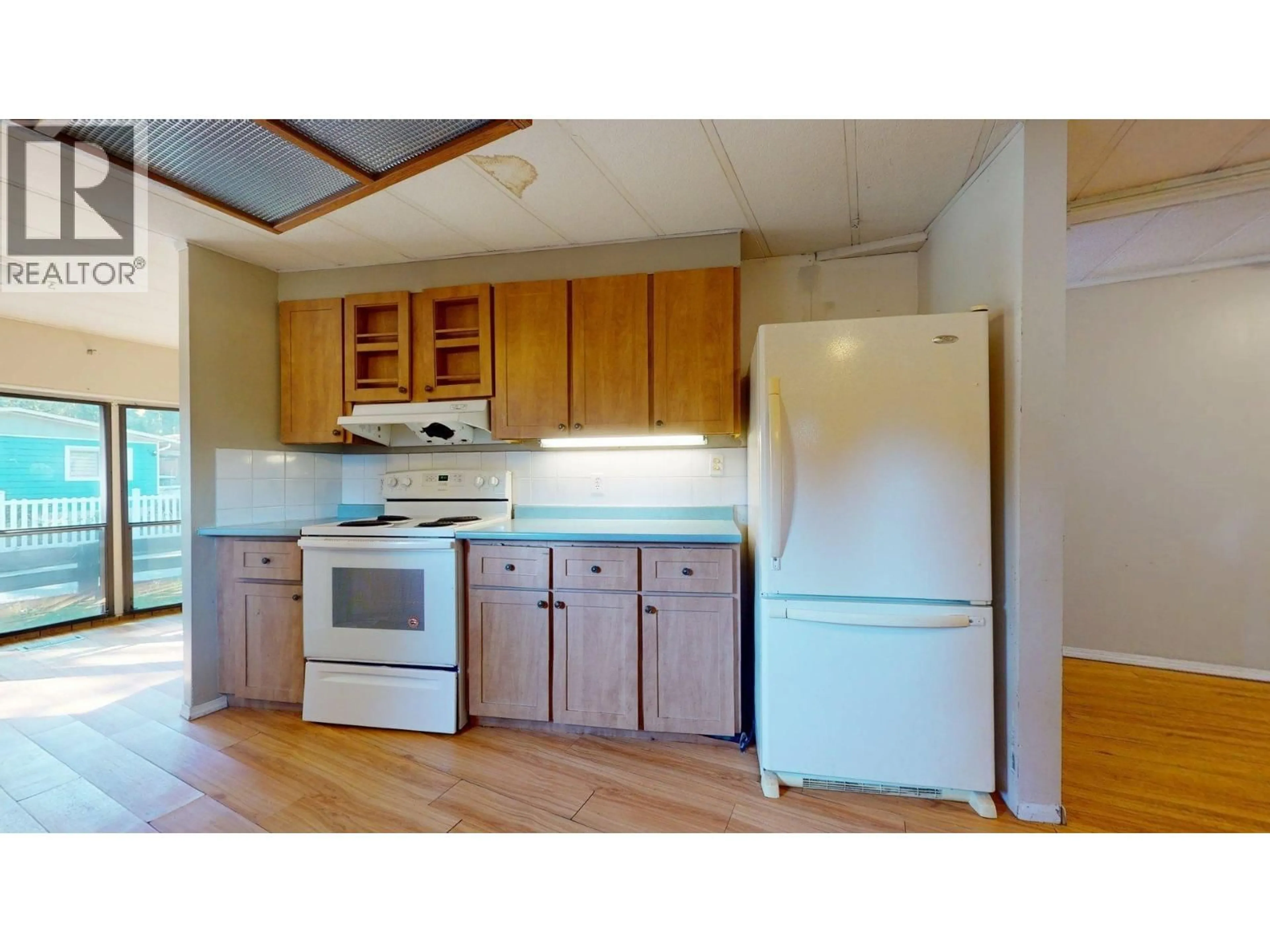 Standard kitchen, wood/laminate floor for 239 - 1830 MAMQUAM ROAD, Squamish British Columbia V0N1T0