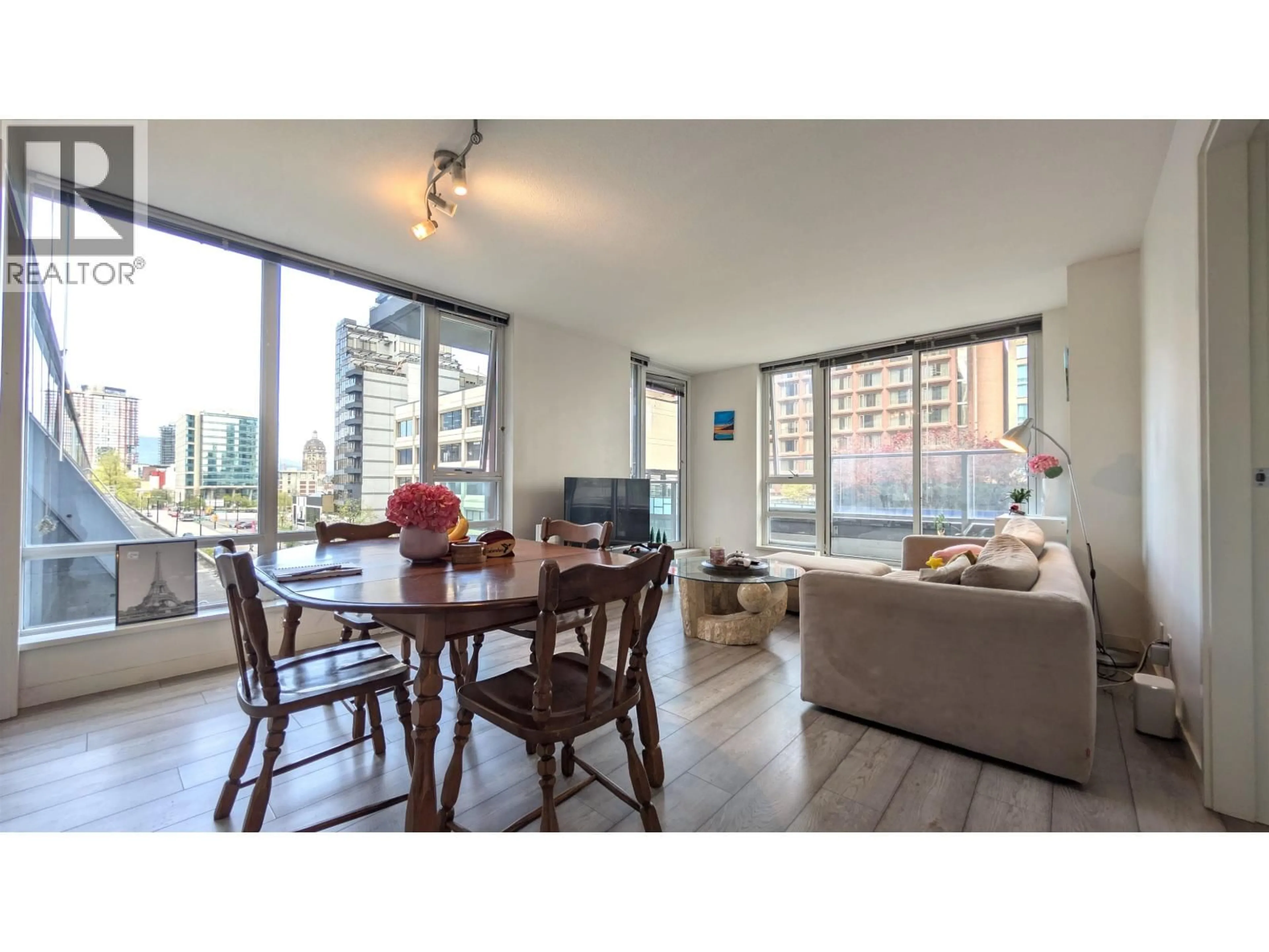 Living room with furniture, wood/laminate floor for 703 - 233 ROBSON STREET, Vancouver British Columbia V6B0E8