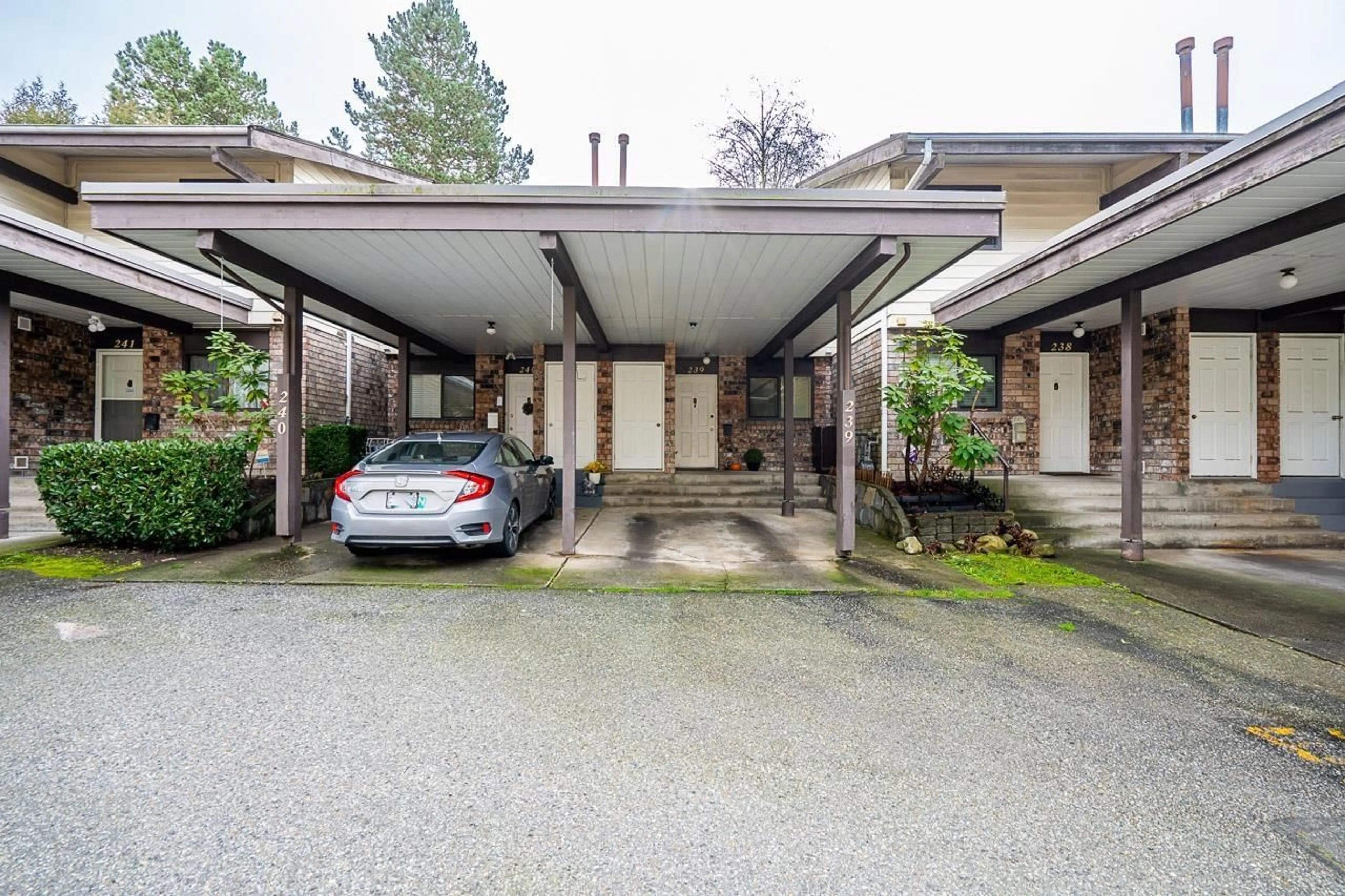 Unknown for 239 - 7447 140 STREET, Surrey British Columbia V3W6G5