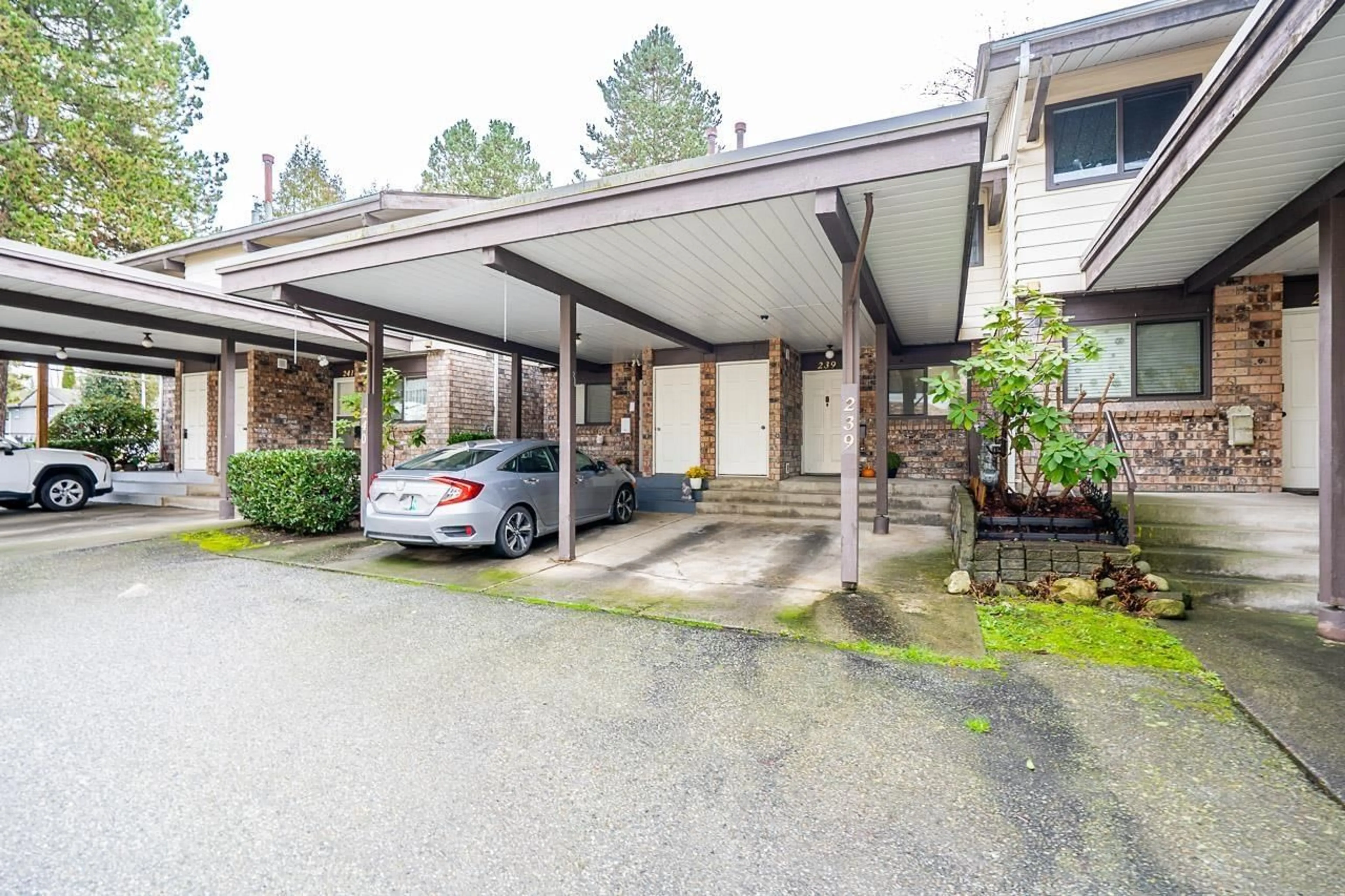 Unknown for 239 - 7447 140 STREET, Surrey British Columbia V3W6G5