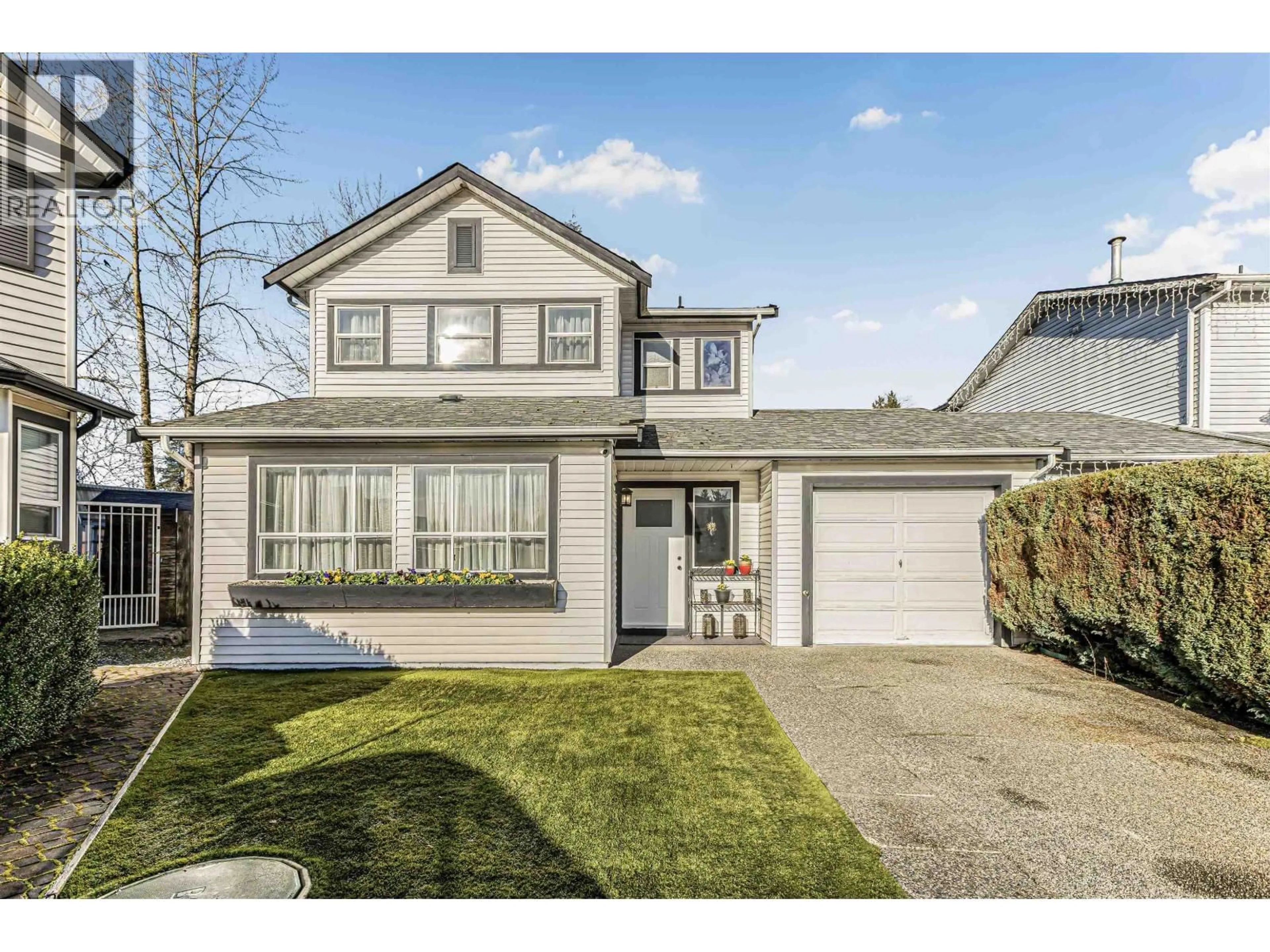 Home with vinyl exterior material, street for 15 - 11125 232ND STREET, Maple Ridge British Columbia V2X3R3