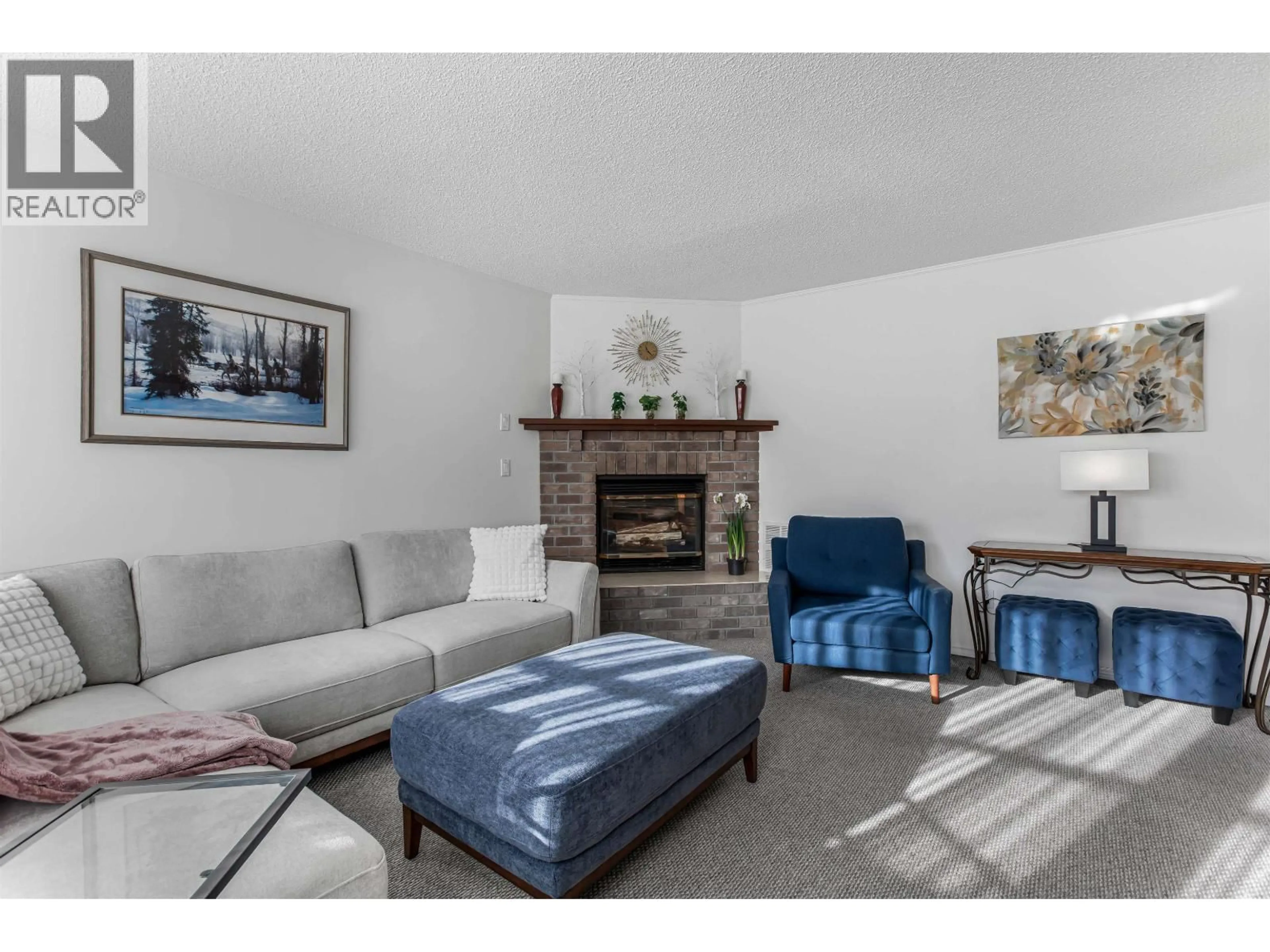 Living room with furniture, unknown for 15 - 11125 232ND STREET, Maple Ridge British Columbia V2X3R3