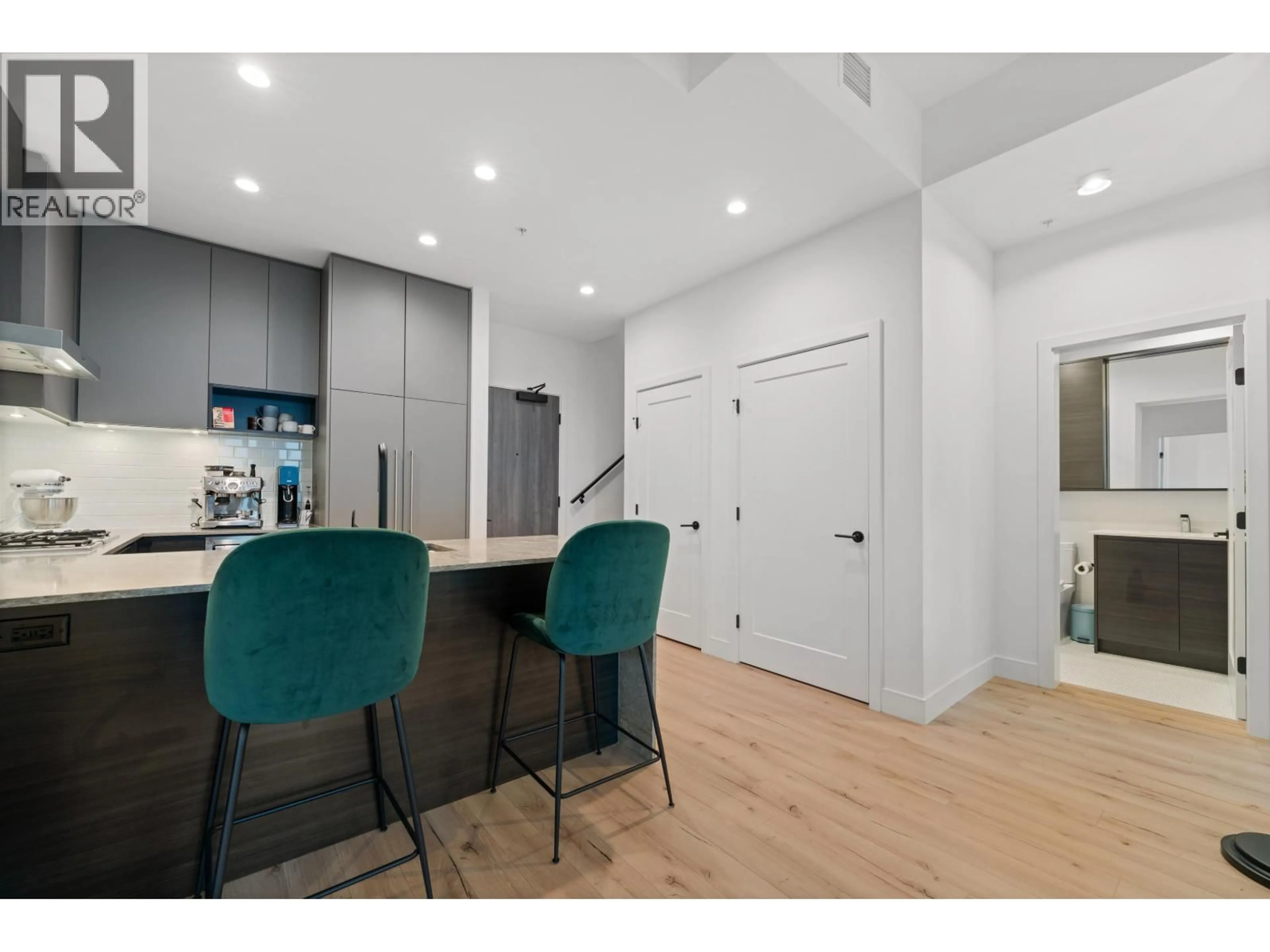 Open concept kitchen, unknown for 621 - 3131 MURRAY STREET, Port Moody British Columbia V3H0L9