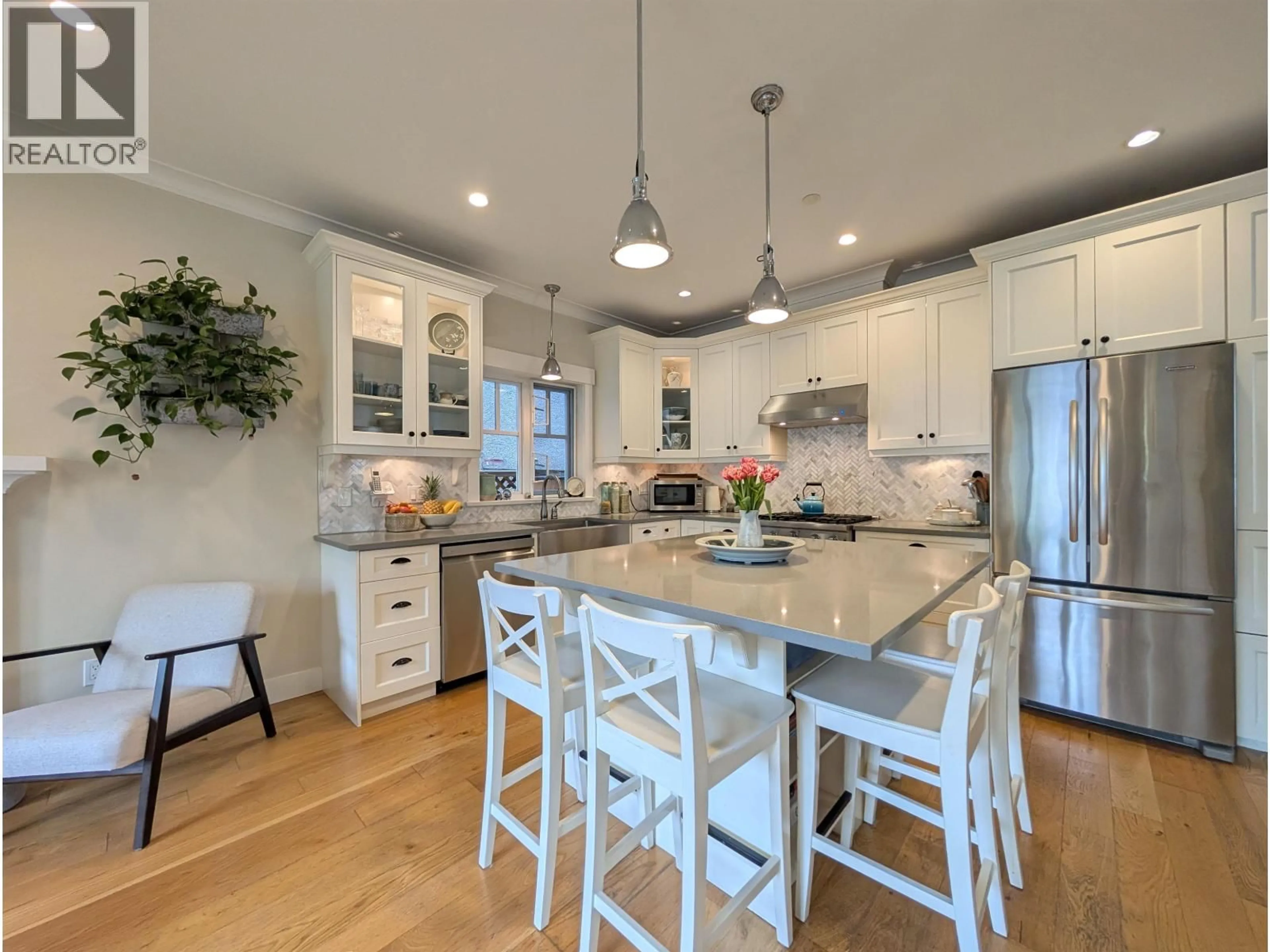 Open concept kitchen, unknown for 945 21ST AVENUE, Vancouver British Columbia V5V1S4