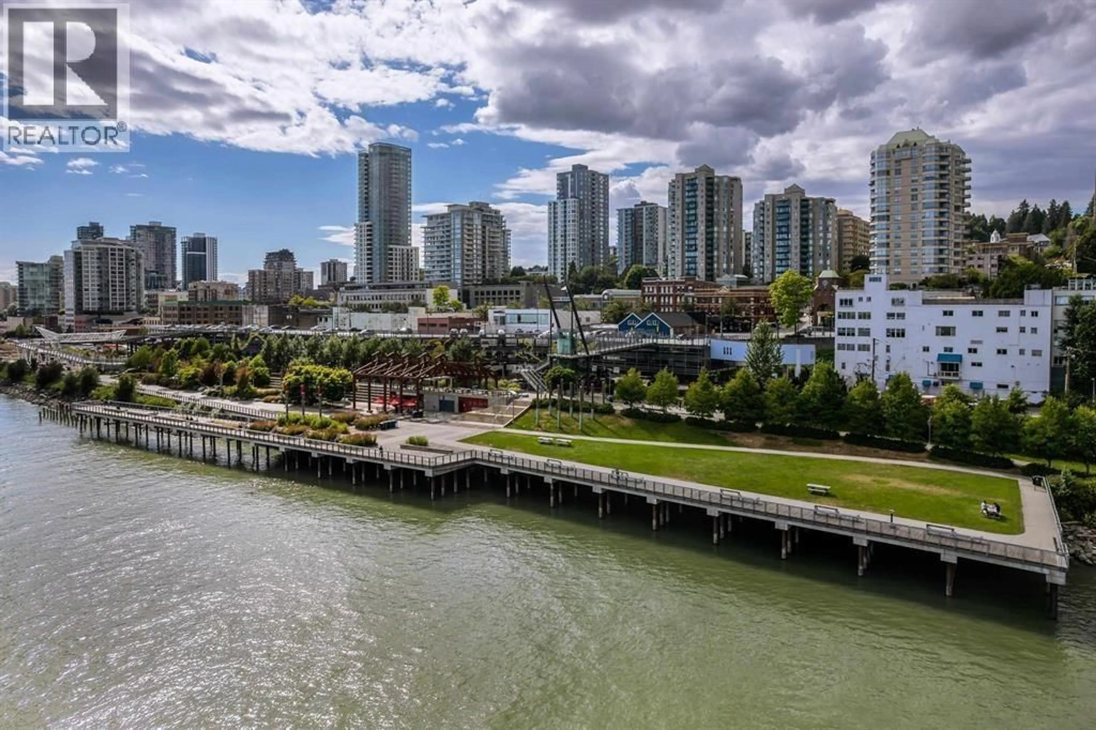 A pic from outside/outdoor area/front of a property/back of a property/a pic from drone, water/lake/river/ocean view for 414 - 549 COLUMBIA STREET, New Westminster British Columbia V3L1B3