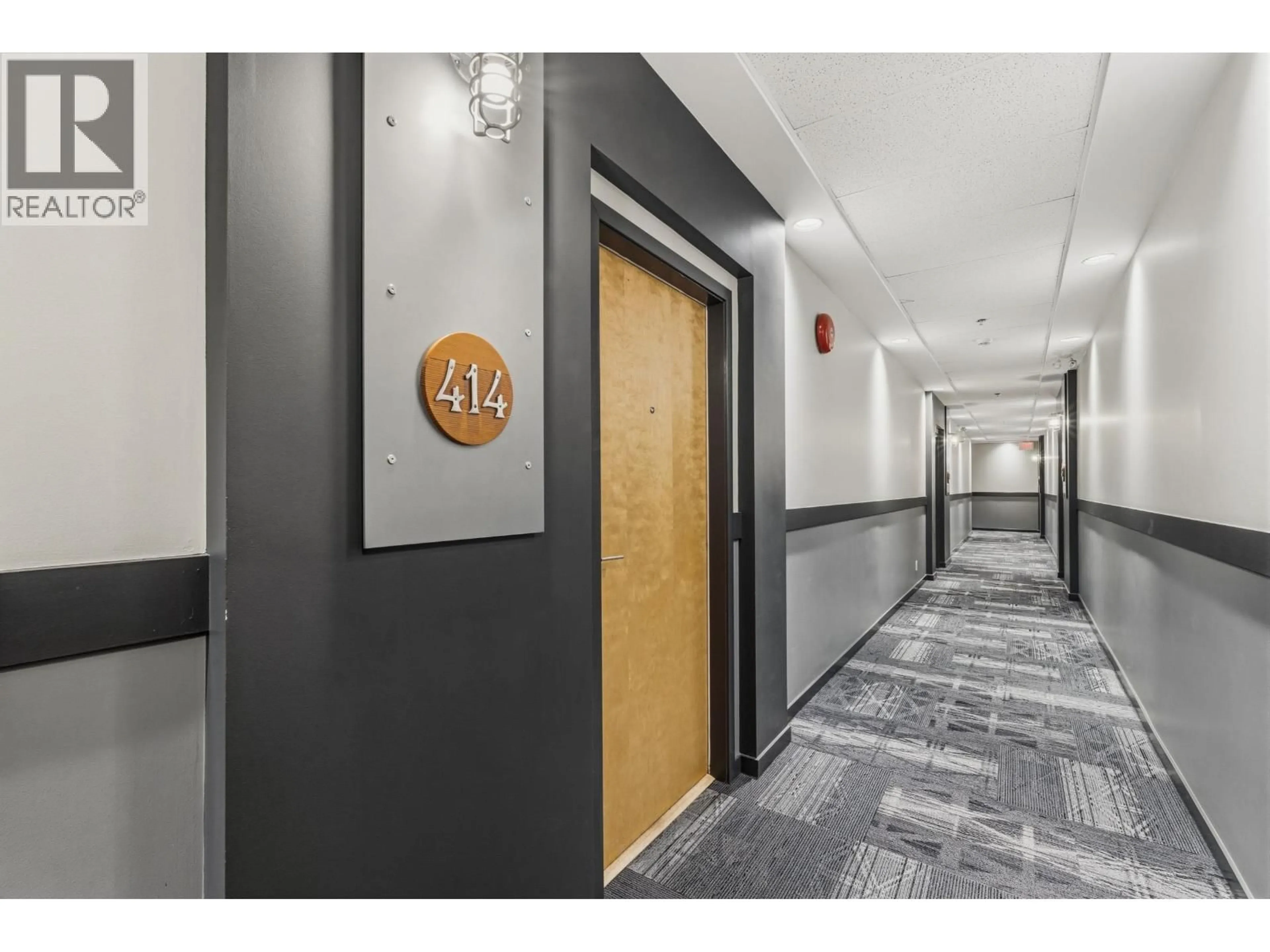 Indoor foyer for 414 - 549 COLUMBIA STREET, New Westminster British Columbia V3L1B3