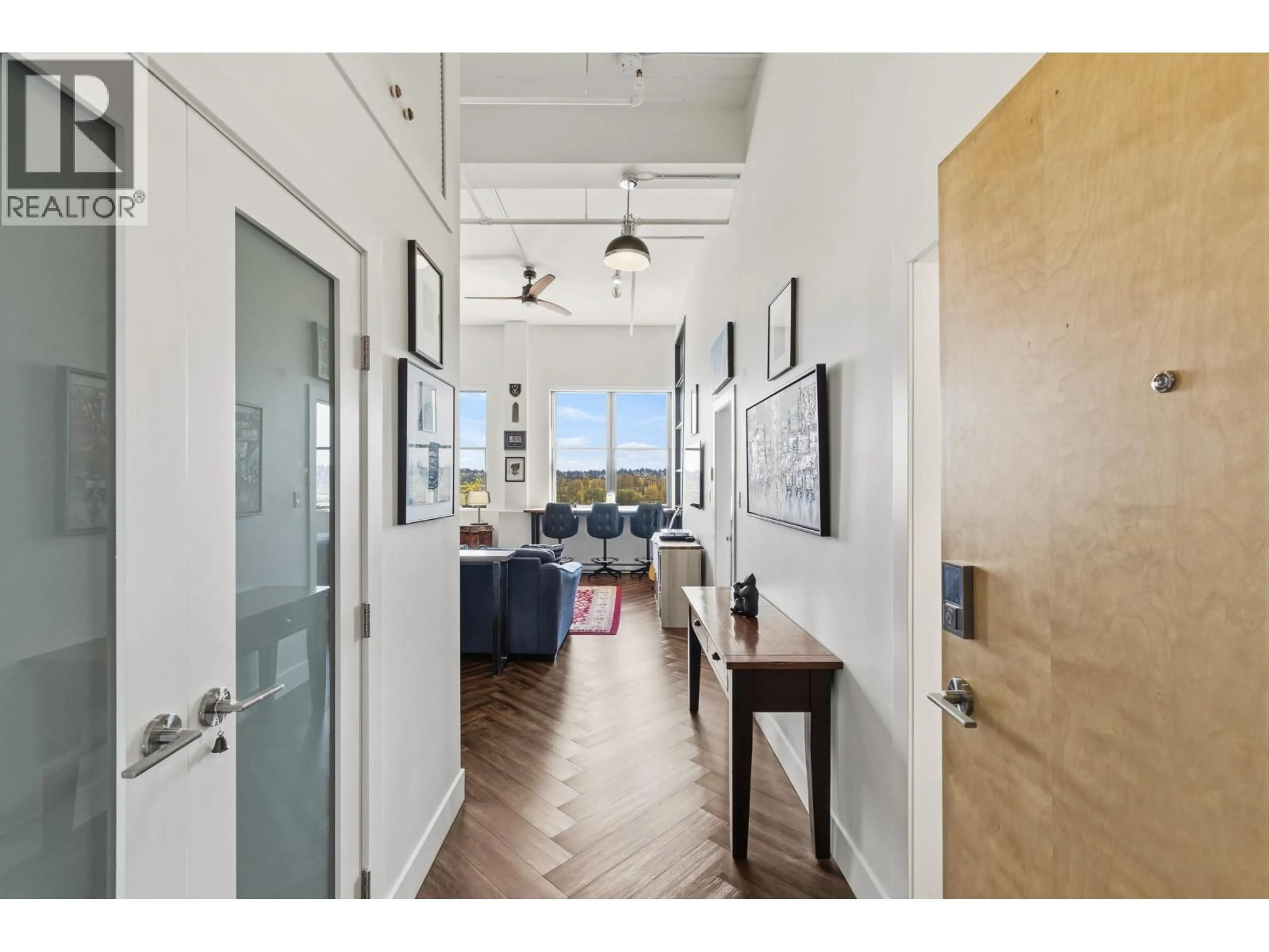 Indoor entryway for 414 - 549 COLUMBIA STREET, New Westminster British Columbia V3L1B3