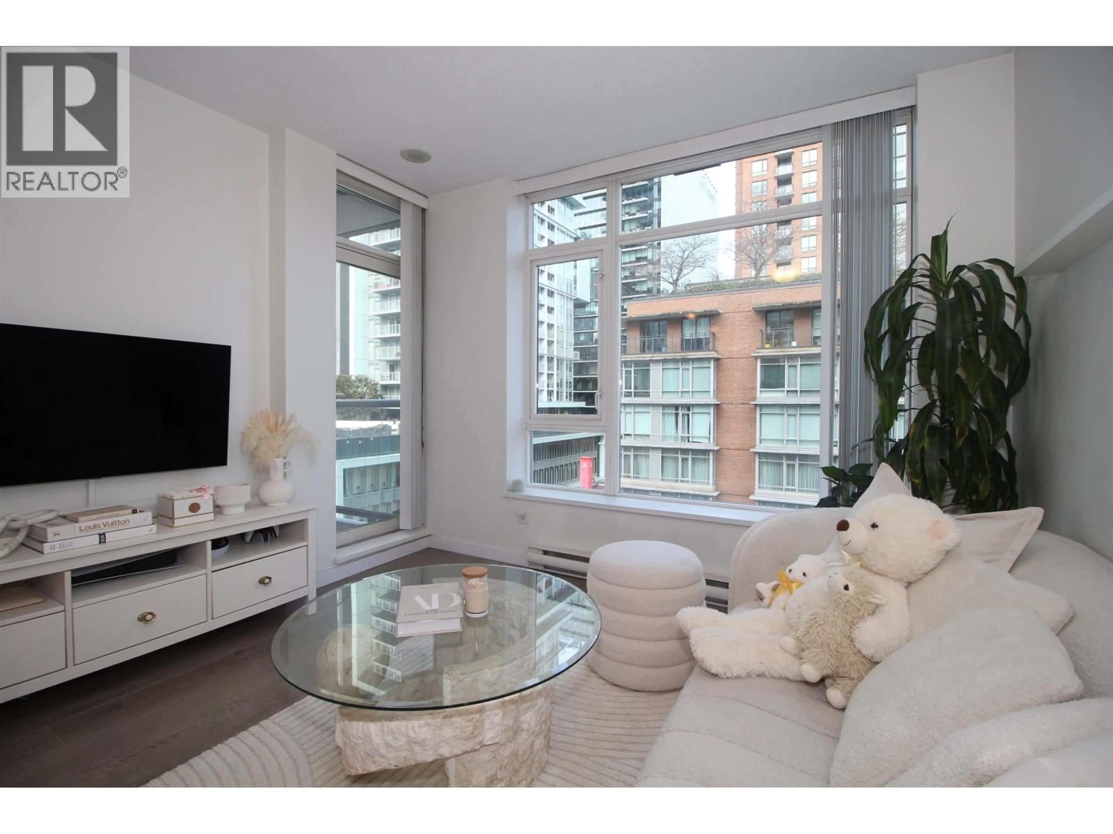 Living room with furniture, unknown for 703 - 480 ROBSON STREET, Vancouver British Columbia V6B1S1