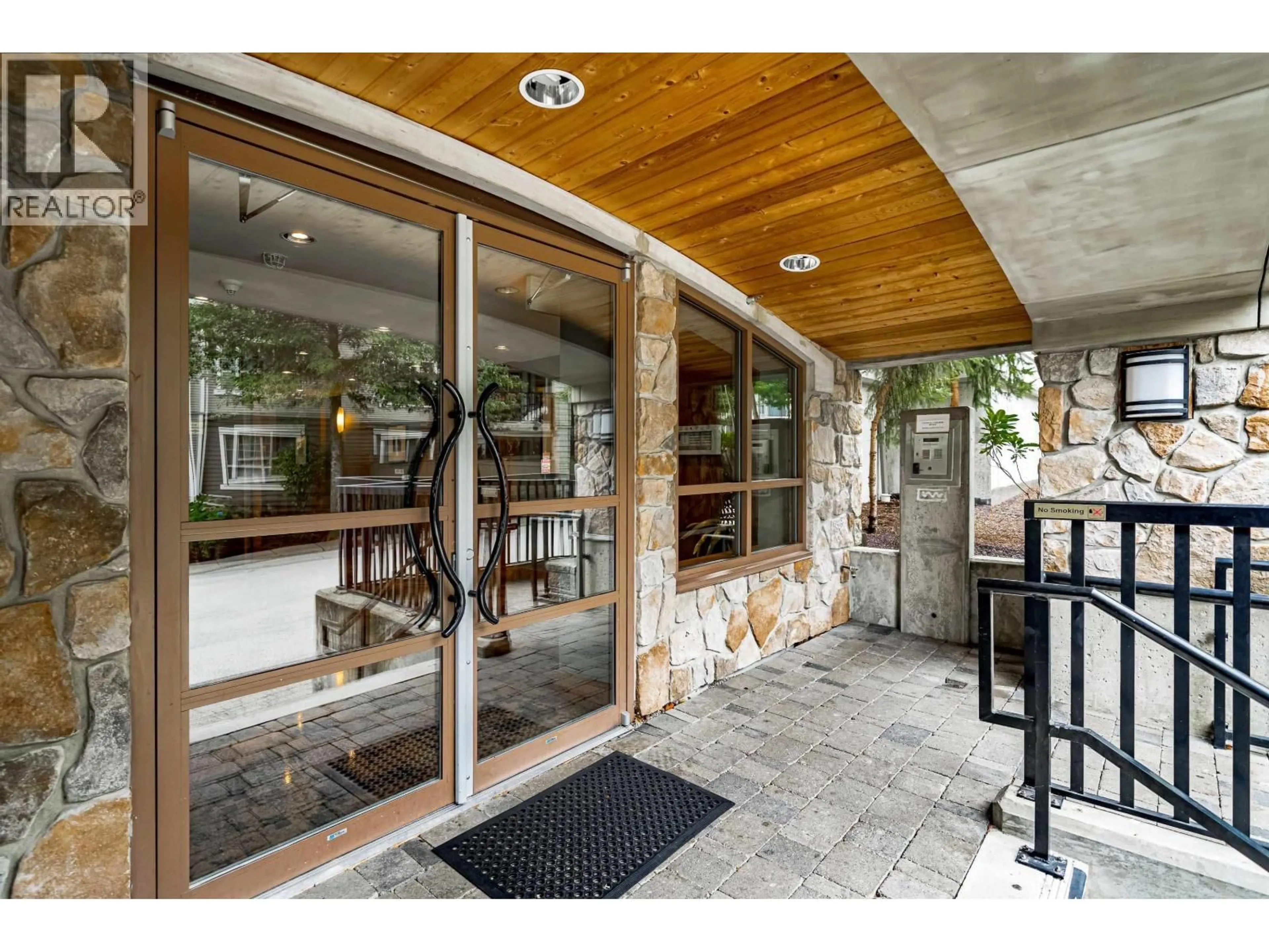 Patio, street for 511 - 2951 SILVER SPRINGS BOULEVARD, Coquitlam British Columbia V3E3S4