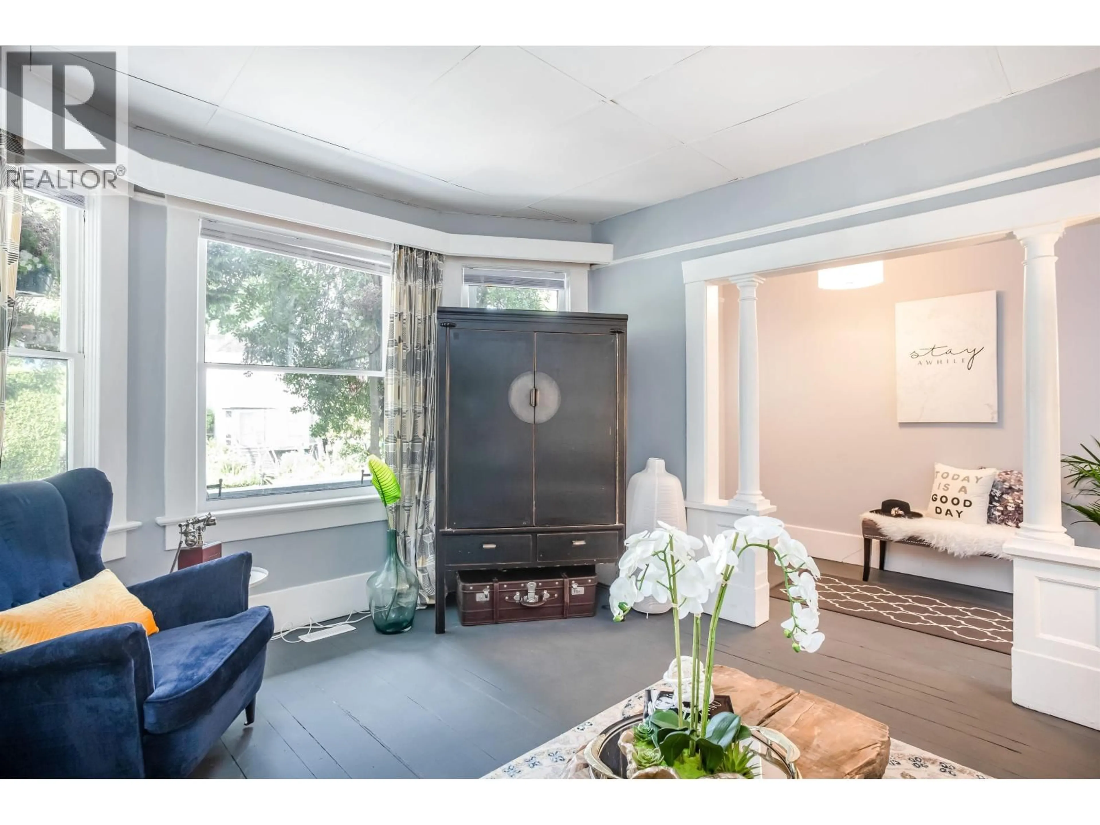 Living room with furniture, unknown for 136 12TH AVENUE, Vancouver British Columbia V5Y1T7