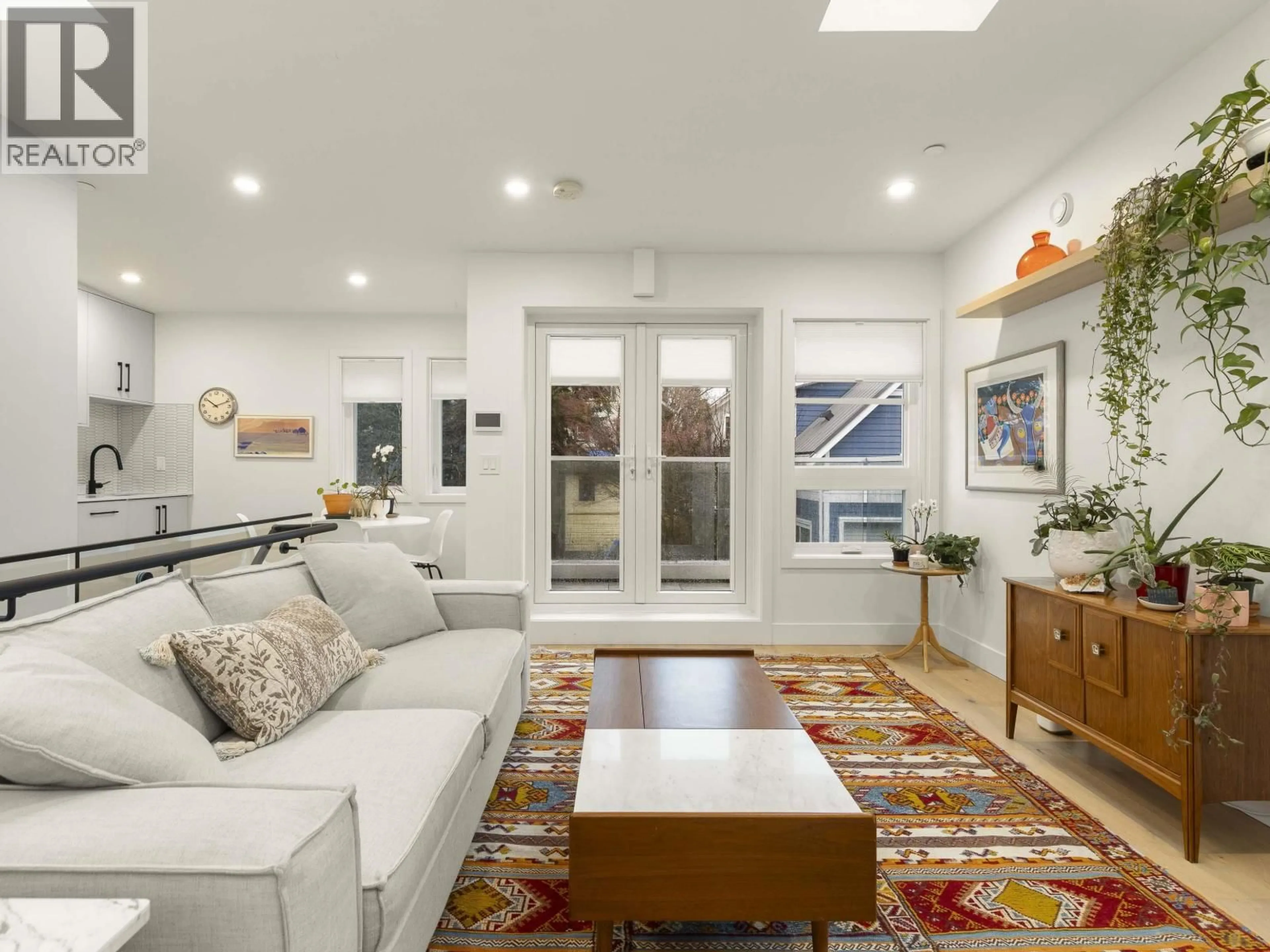 Living room with furniture, unknown for 517 11TH AVENUE, Vancouver British Columbia V5T2E1