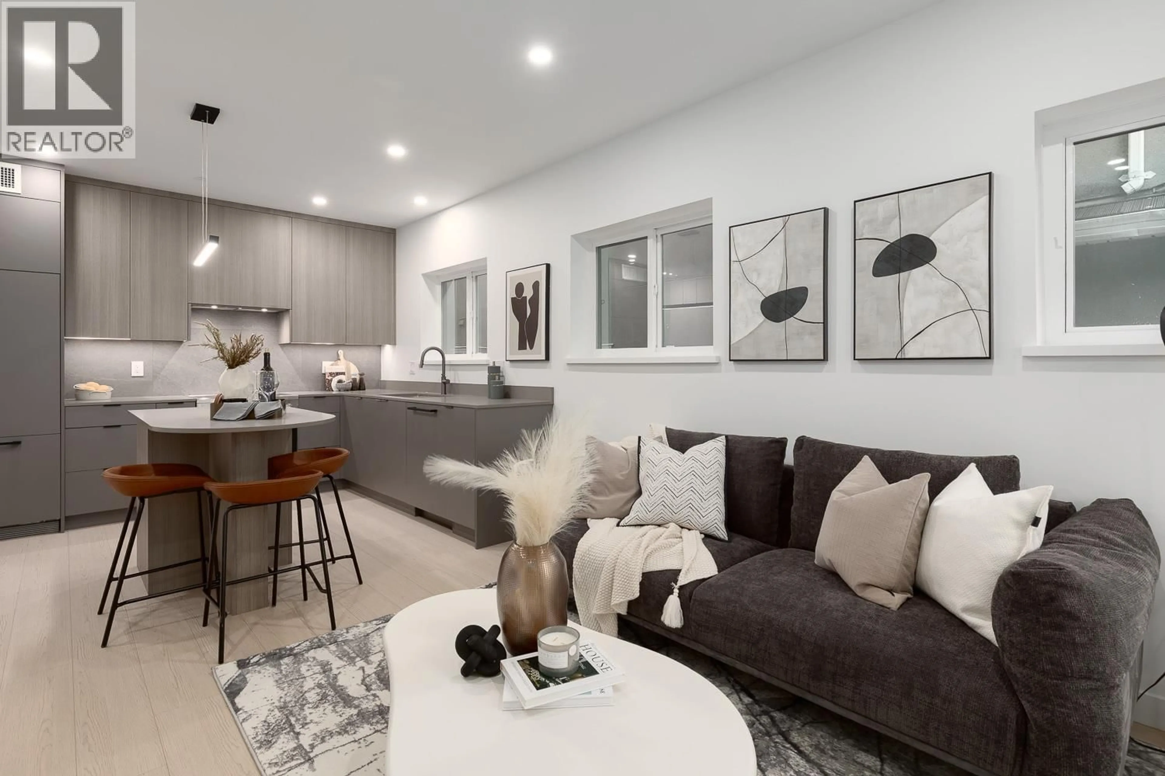 Living room with furniture, unknown for 201 - 2329 34TH AVENUE, Vancouver British Columbia V5R2S6