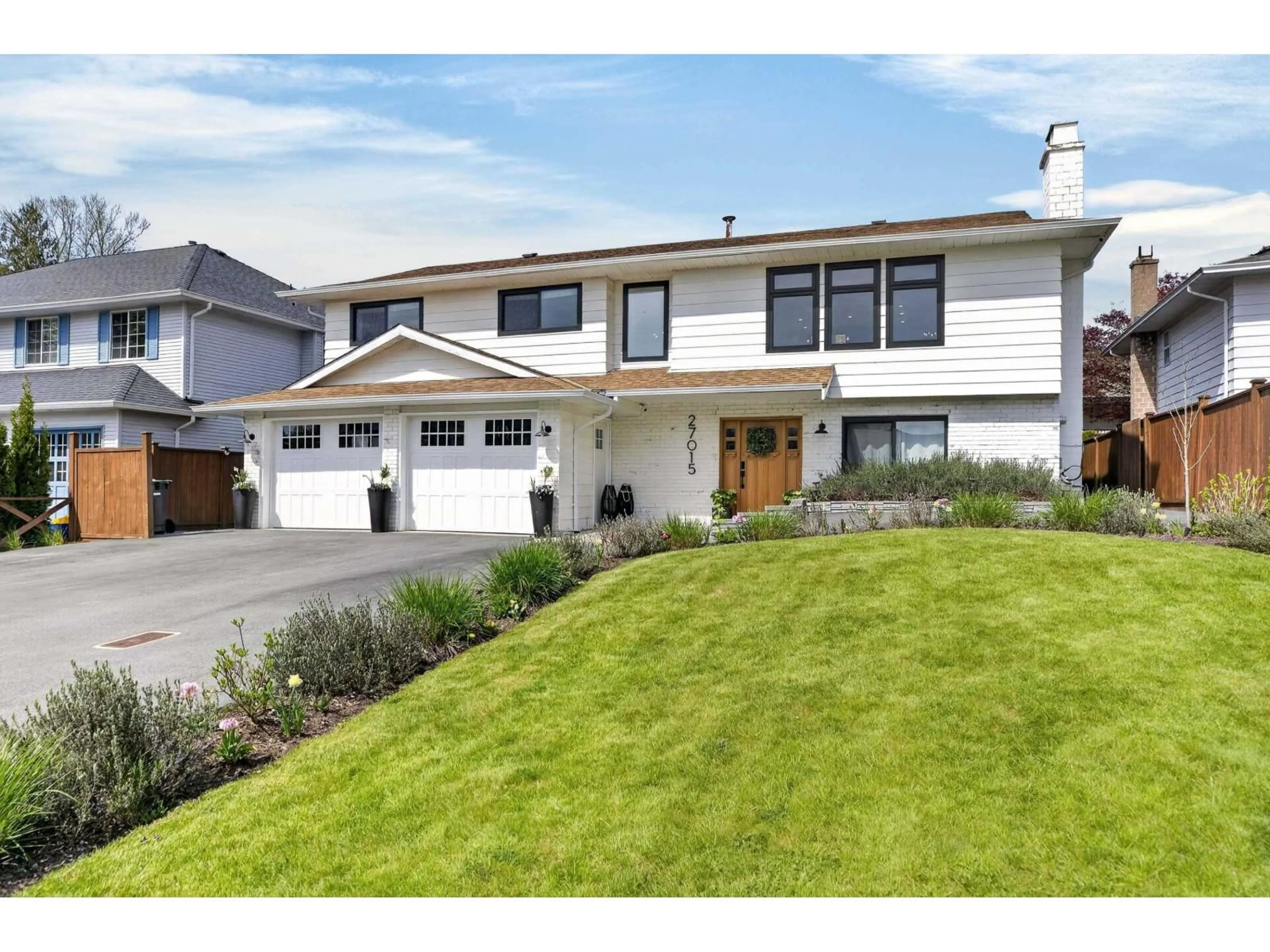 Home with vinyl exterior material, street for 27015 34A AVENUE, Langley British Columbia V4W3H3