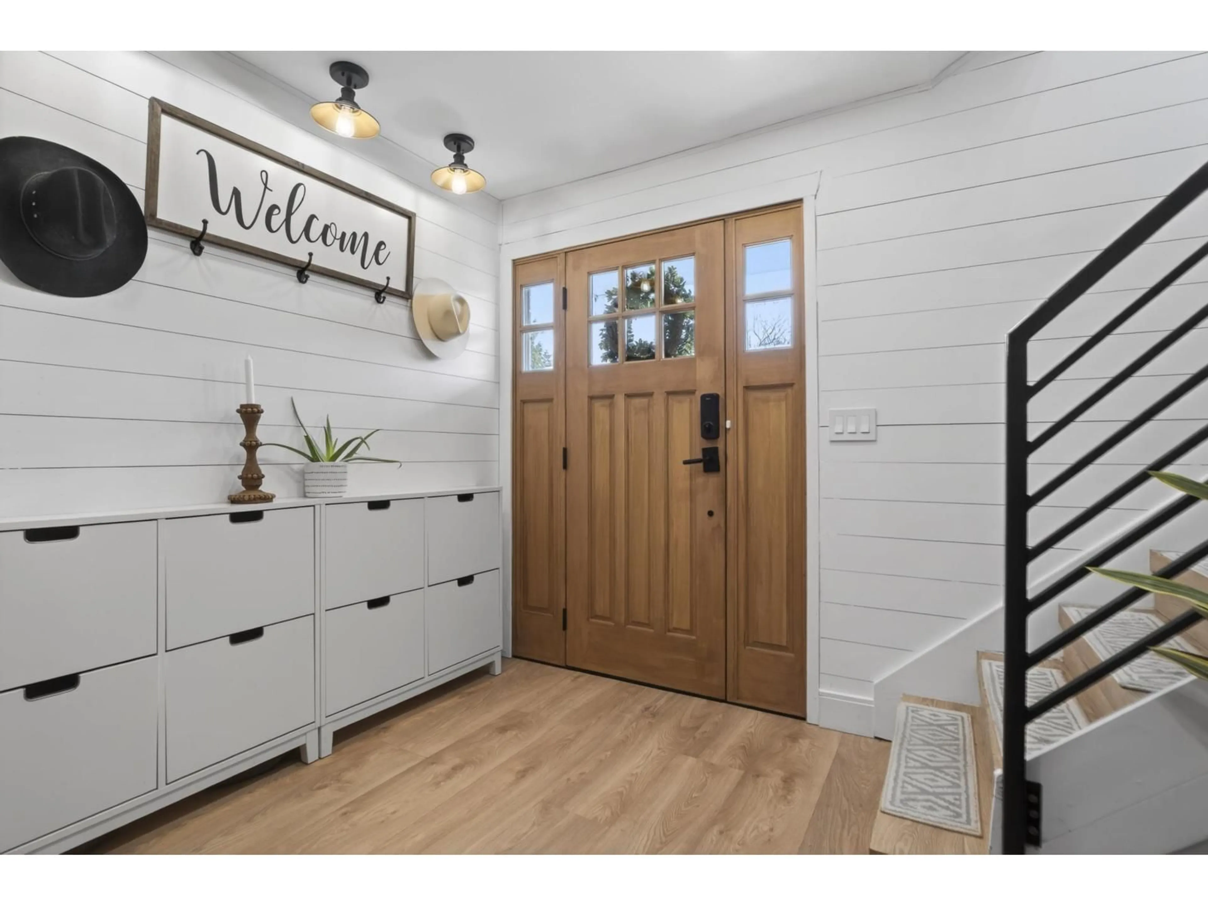 Indoor entryway for 27015 34A AVENUE, Langley British Columbia V4W3H3