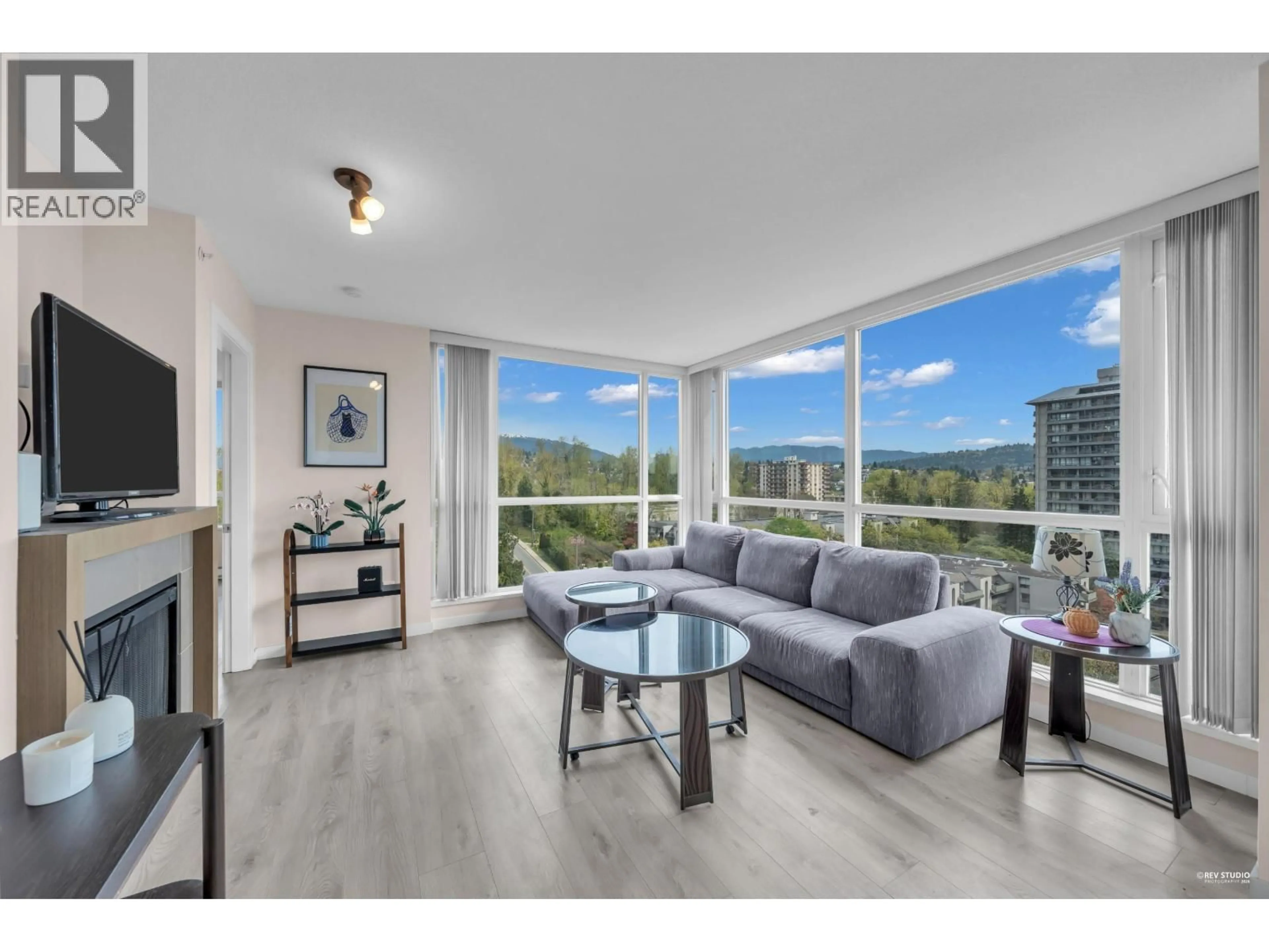 Living room with furniture, wood/laminate floor for 1506 - 4888 BRENTWOOD DRIVE, Burnaby British Columbia V5C0C6