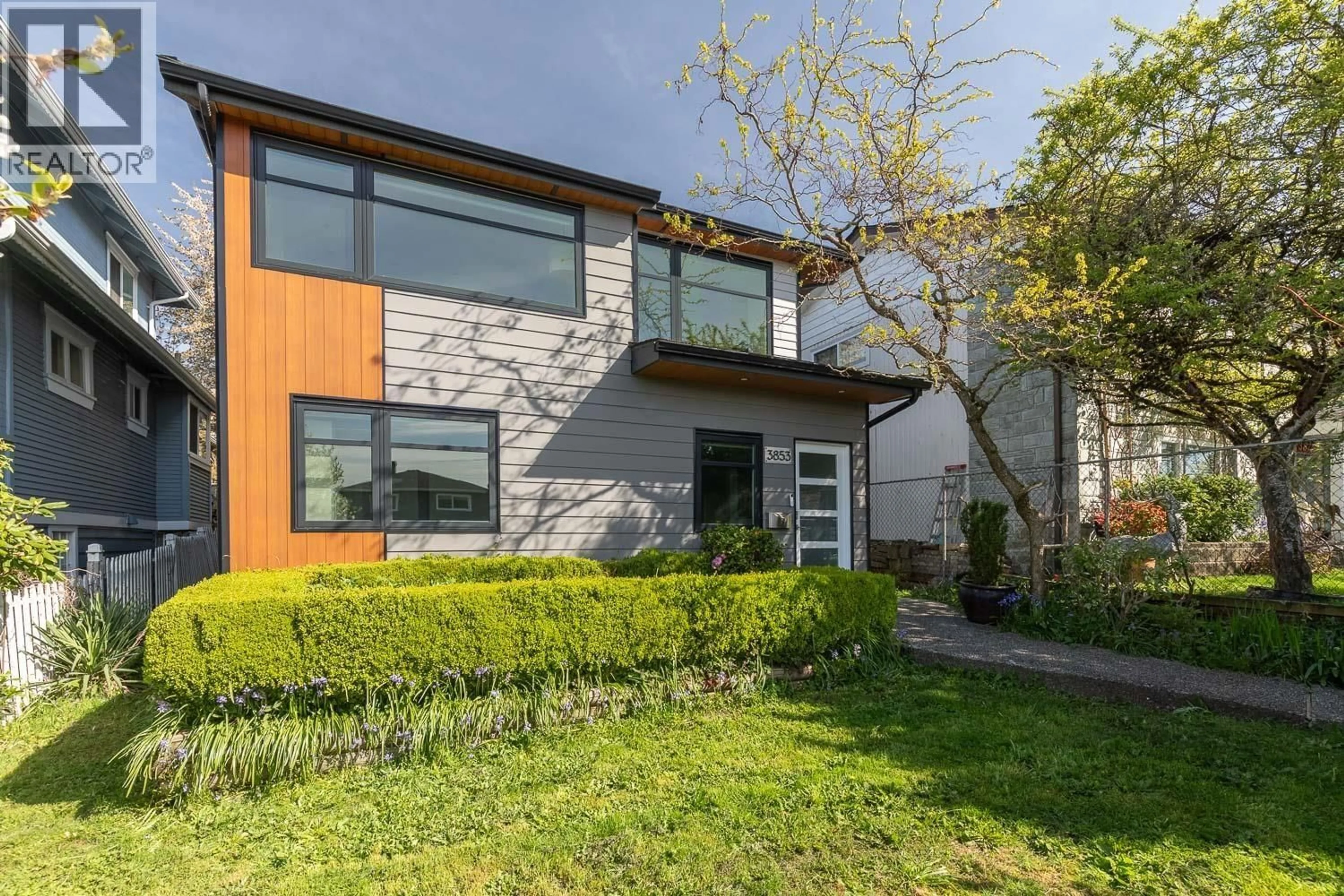 Home with brick exterior material, street for 3853 FRANCES STREET, Burnaby British Columbia V5C2P1