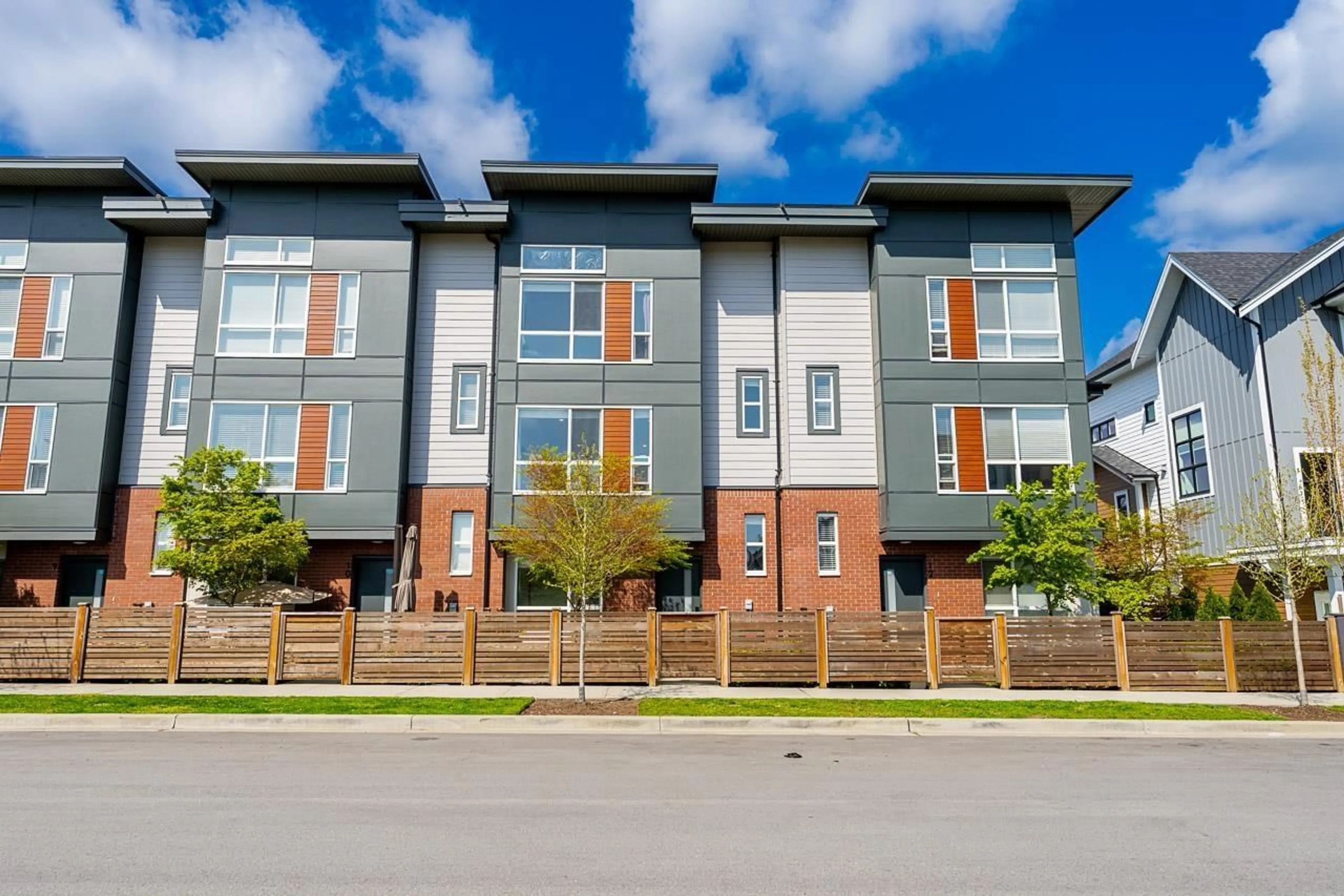 Unknown for 11 - 20134 81A AVENUE, Langley British Columbia V2Y4L4