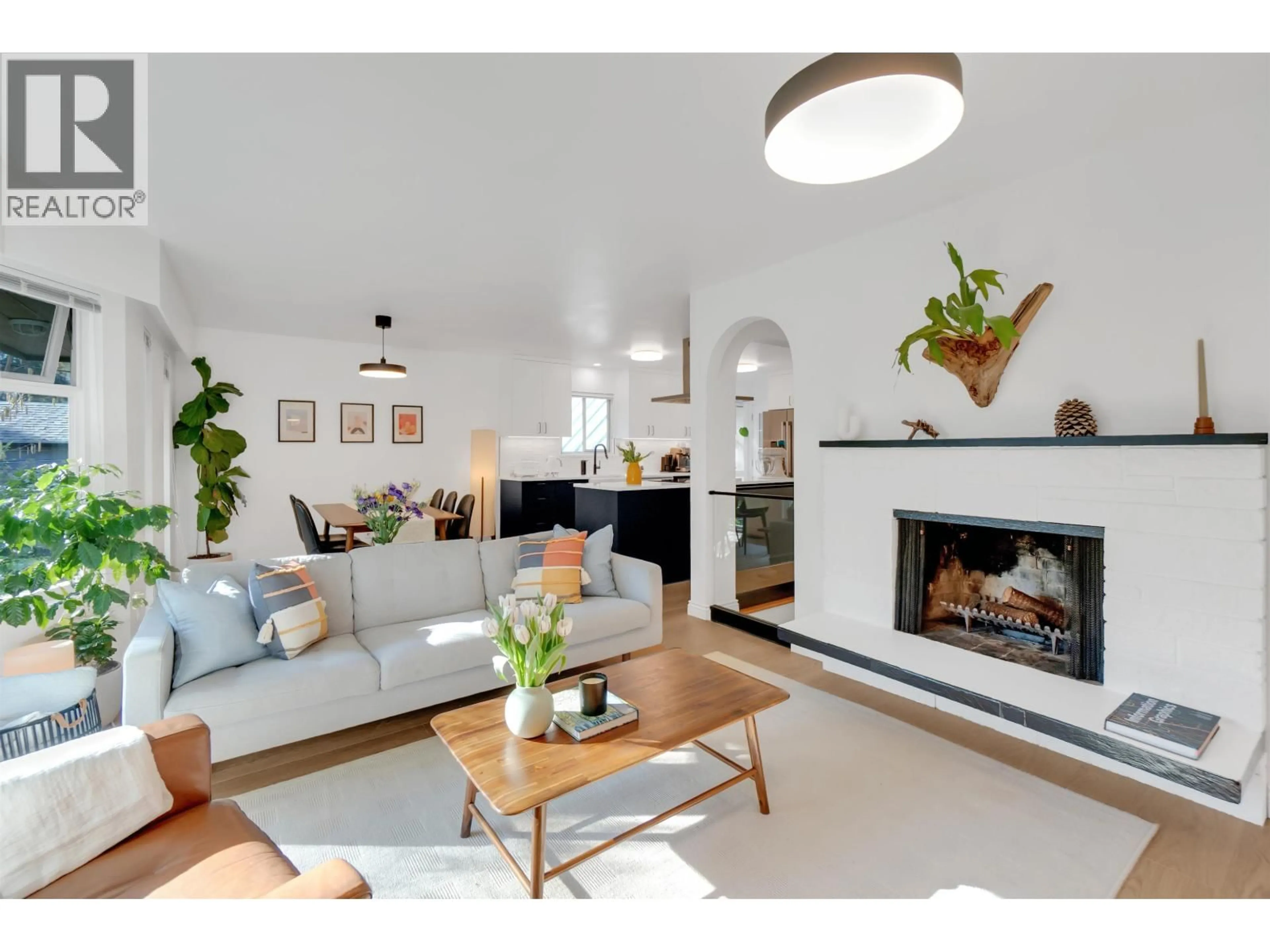 Living room with furniture, unknown for 1652 COLEMAN STREET, North Vancouver British Columbia V7K1X1