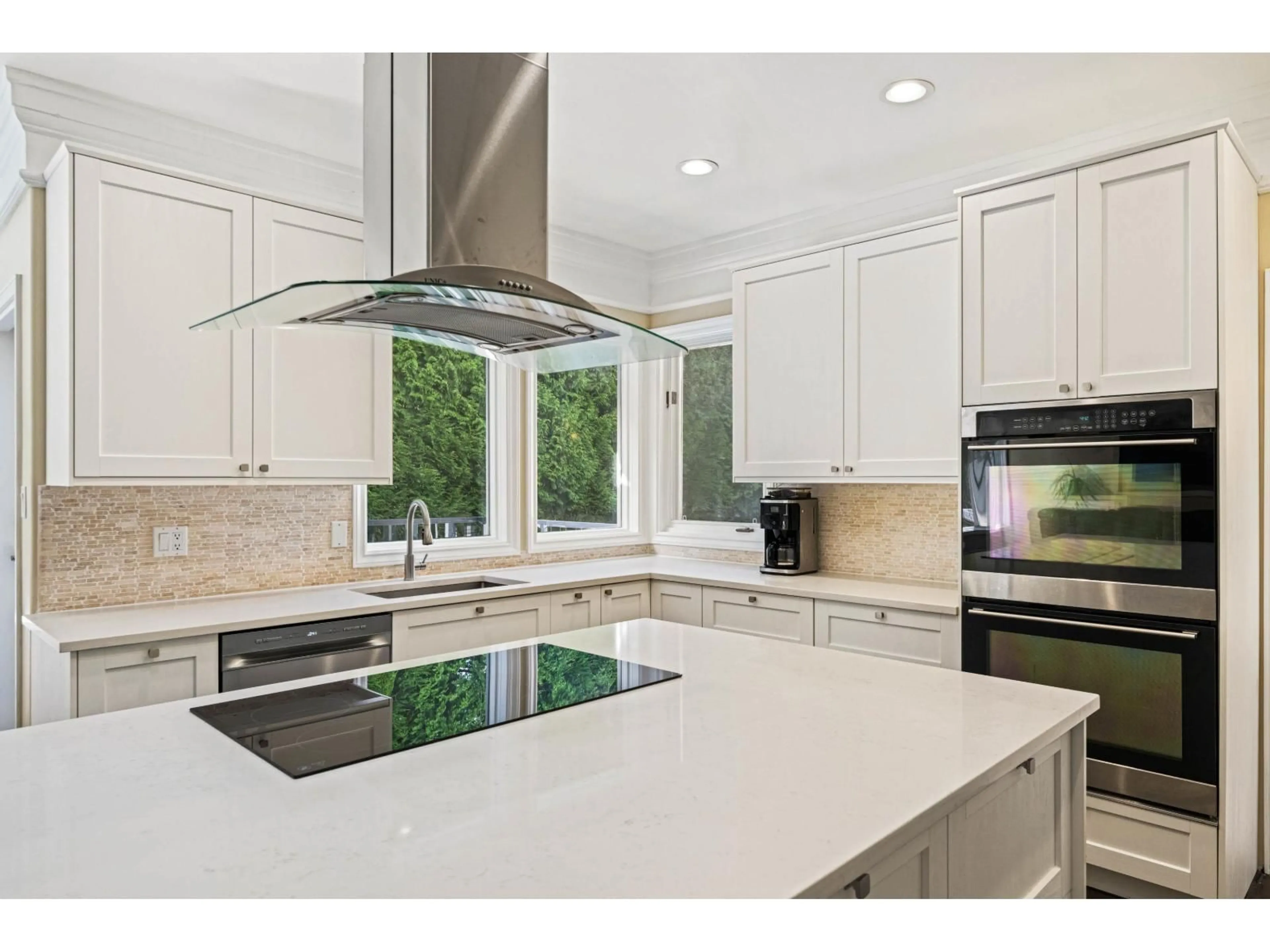 Contemporary kitchen, ceramic/tile floor for 8891 164 STREET, Surrey British Columbia V4N1A1