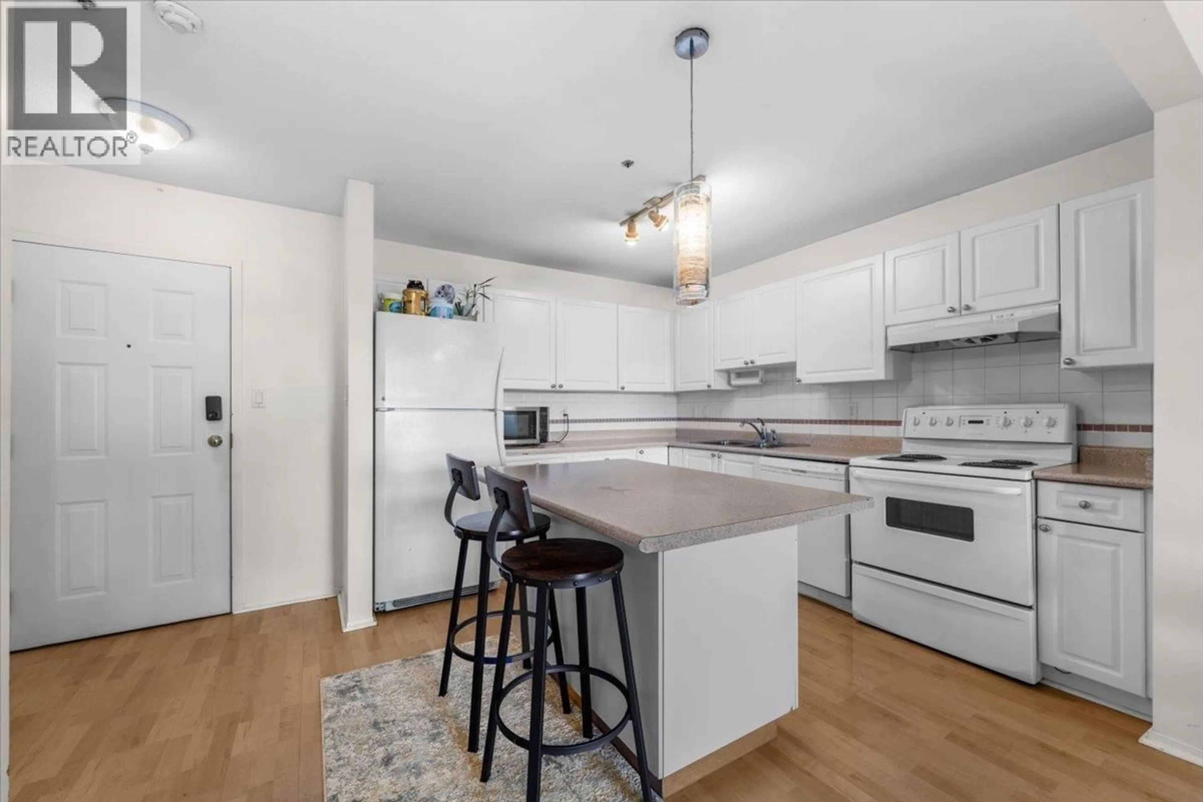 Open concept kitchen, unknown for 819 - 1310 CARIBOO STREET, New Westminster British Columbia V3M1X2