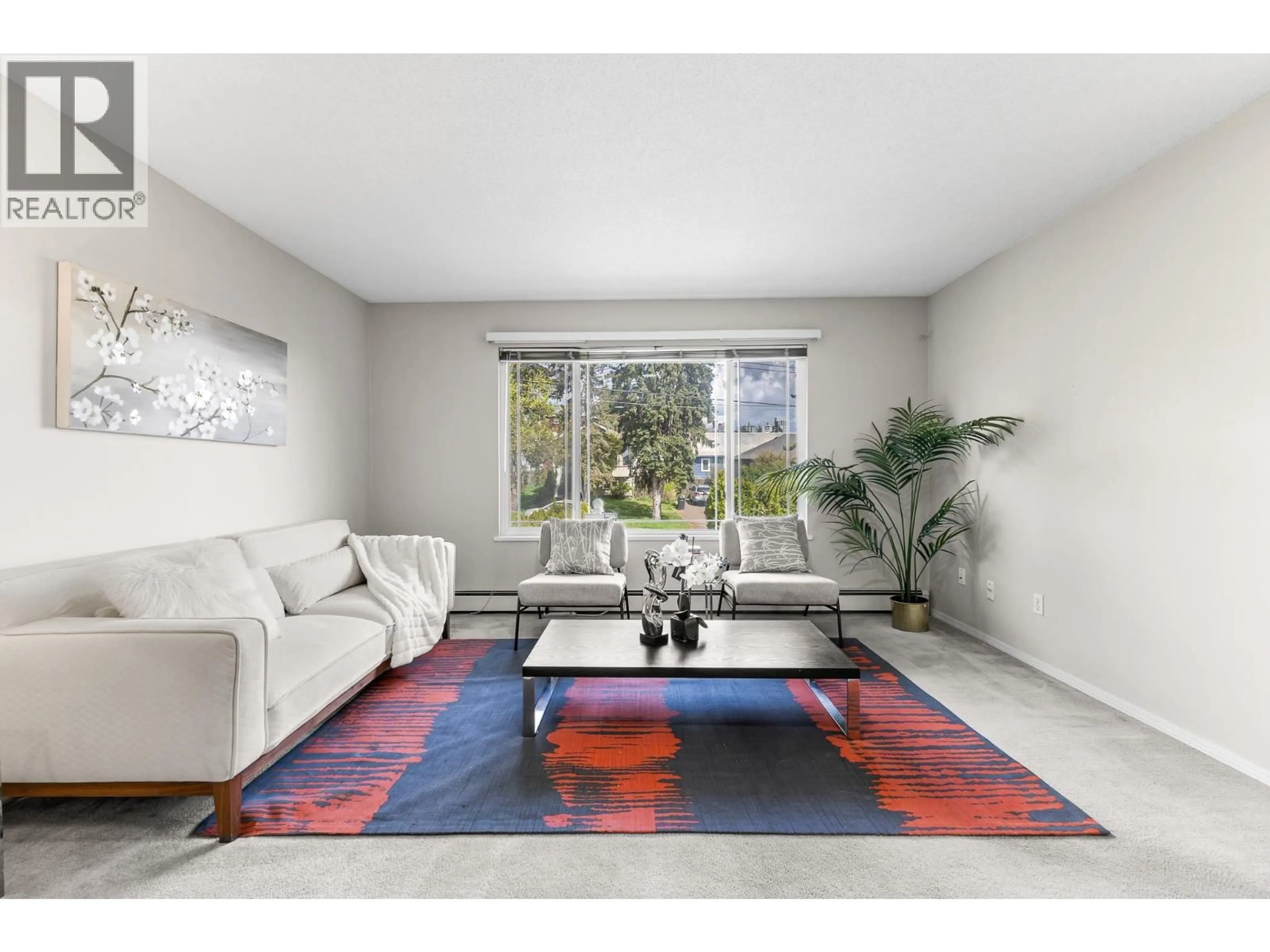 Living room with furniture, unknown for 620 THIRTEENTH STREET, New Westminster British Columbia V3M4M4