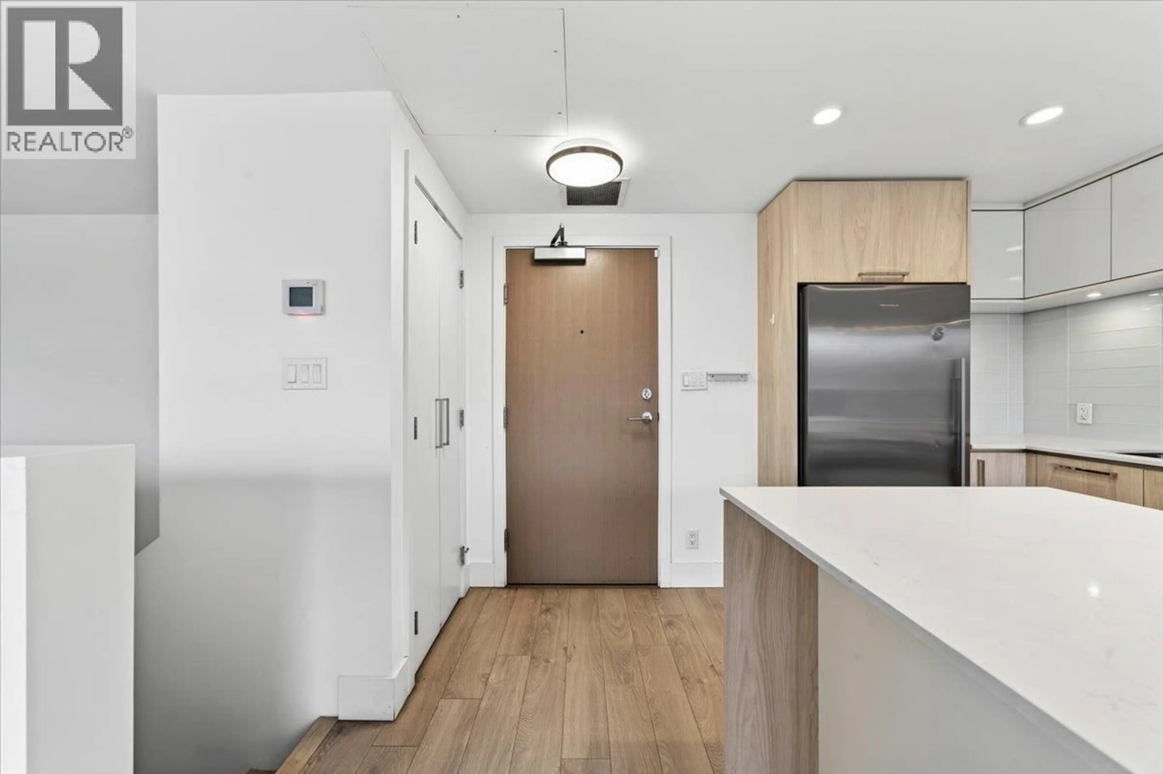 Unknown for 610 - 680 SEYLYNN CRESCENT, North Vancouver British Columbia V7J0B5