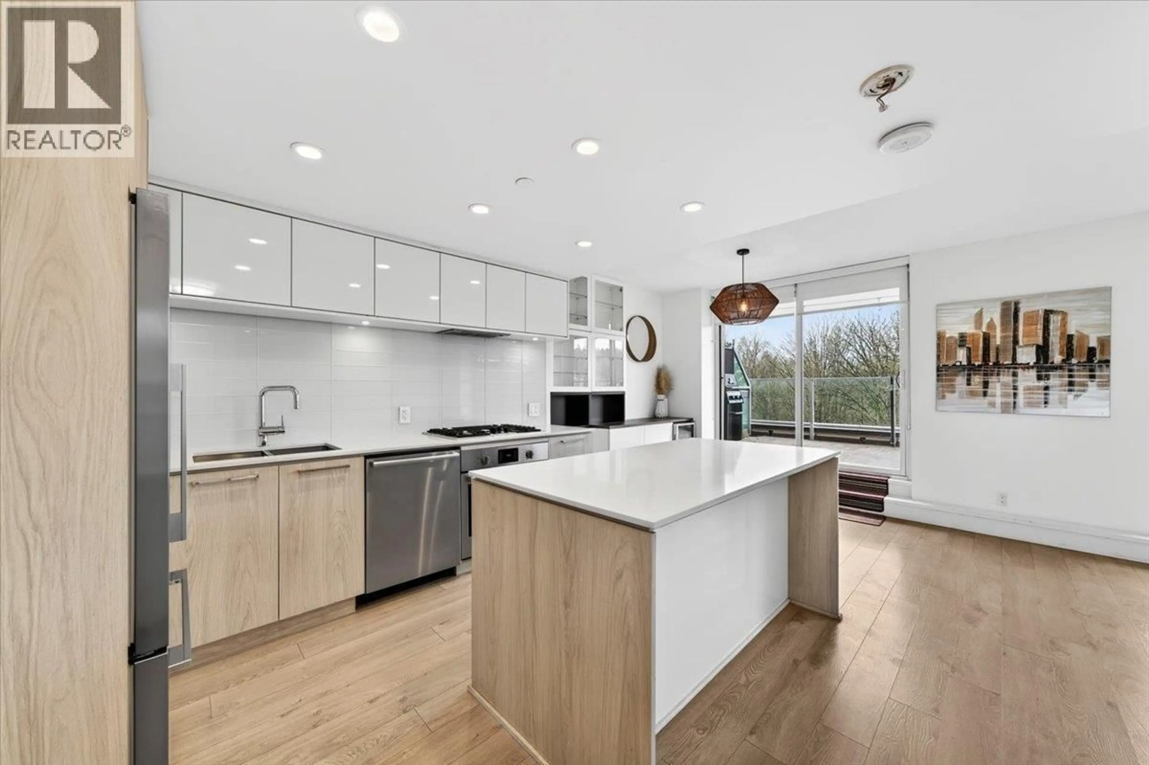 Open concept kitchen, unknown for 610 - 680 SEYLYNN CRESCENT, North Vancouver British Columbia V7J0B5