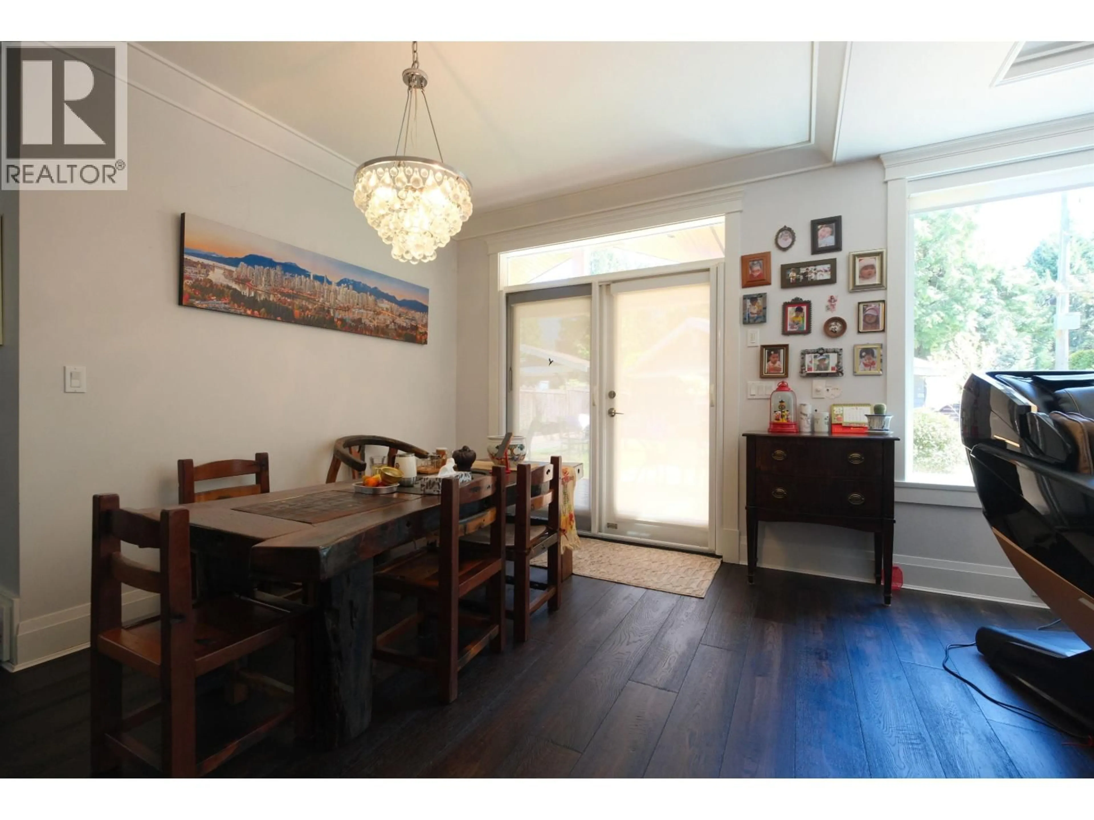 Dining room, wood/laminate floor for 1198 EDGEWOOD ROAD, North Vancouver British Columbia V7R1Y9